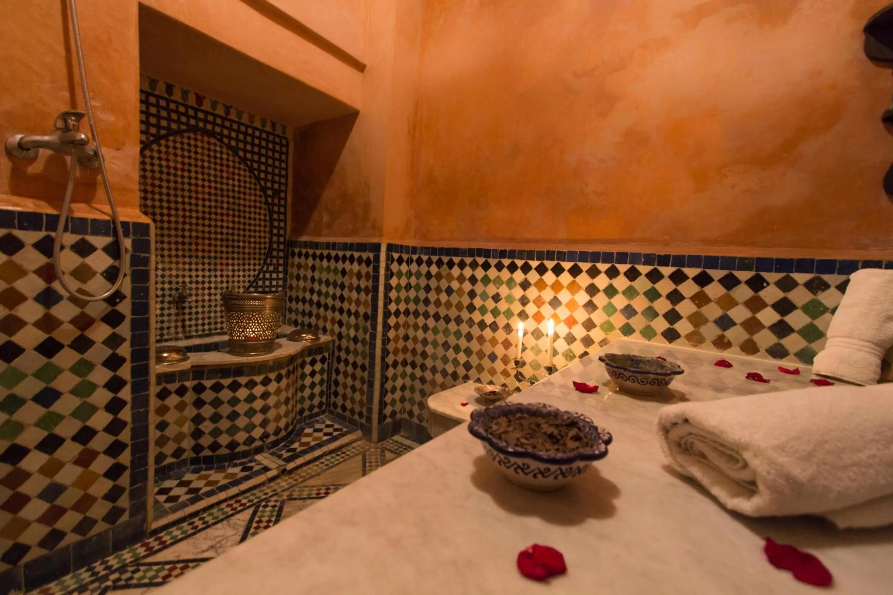 Massage, Bed in Riad - Dar Al Andalous