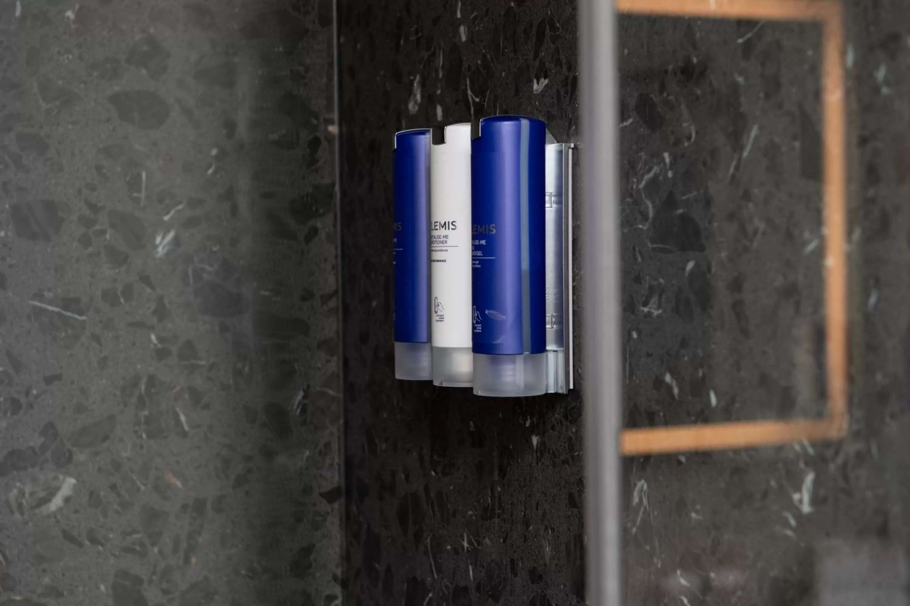 Shower in Hotel Keen