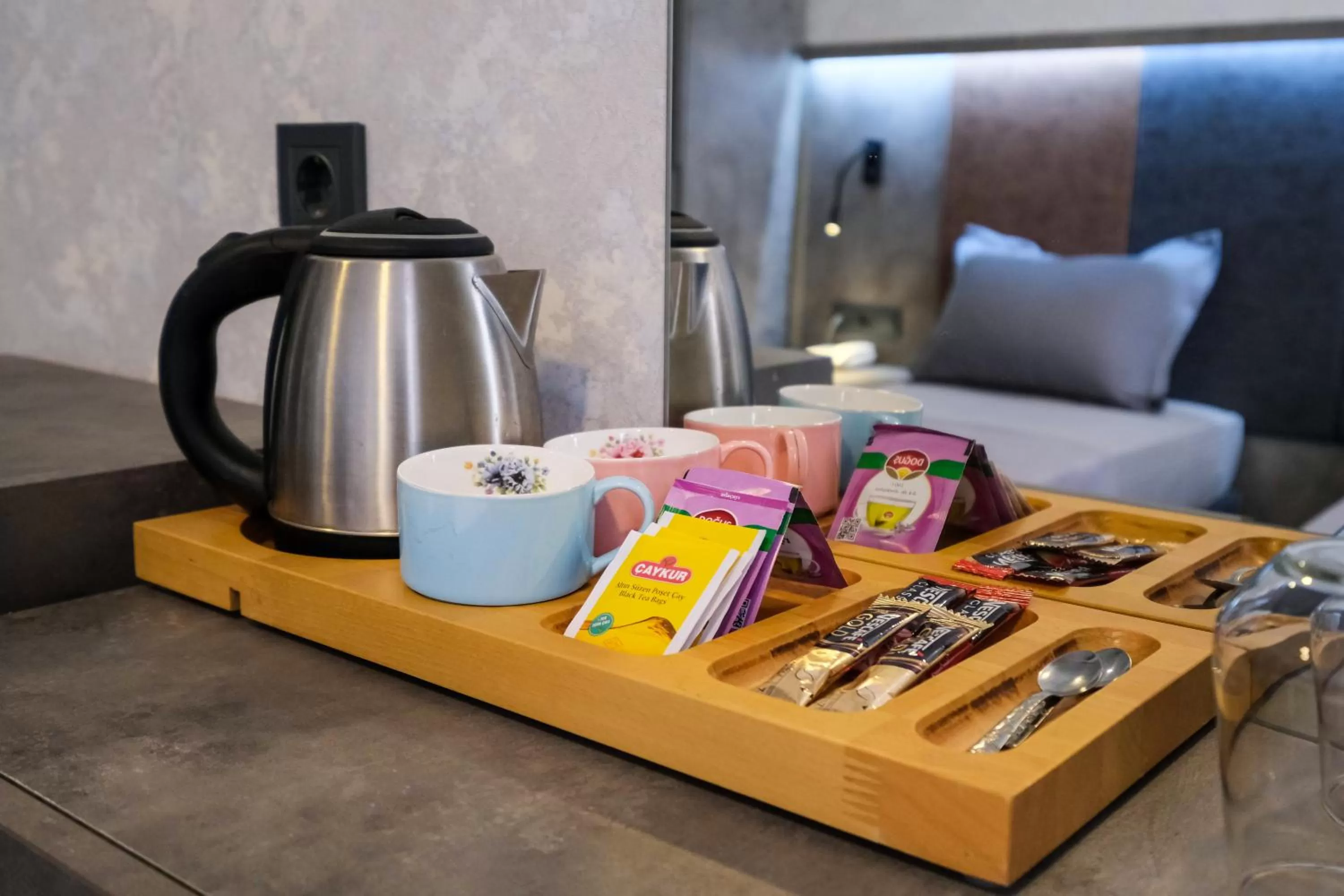 Coffee/tea facilities in The Queen Hotel