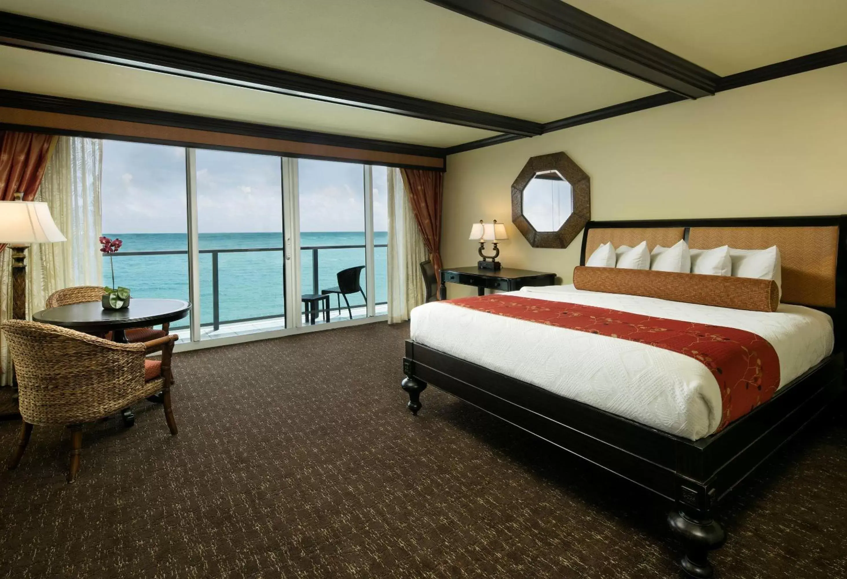 King Suite with Oceanfront View in Jupiter Beach Resort & Spa King Suite with Oceanfront View in Jupiter Beach Resort & Spa