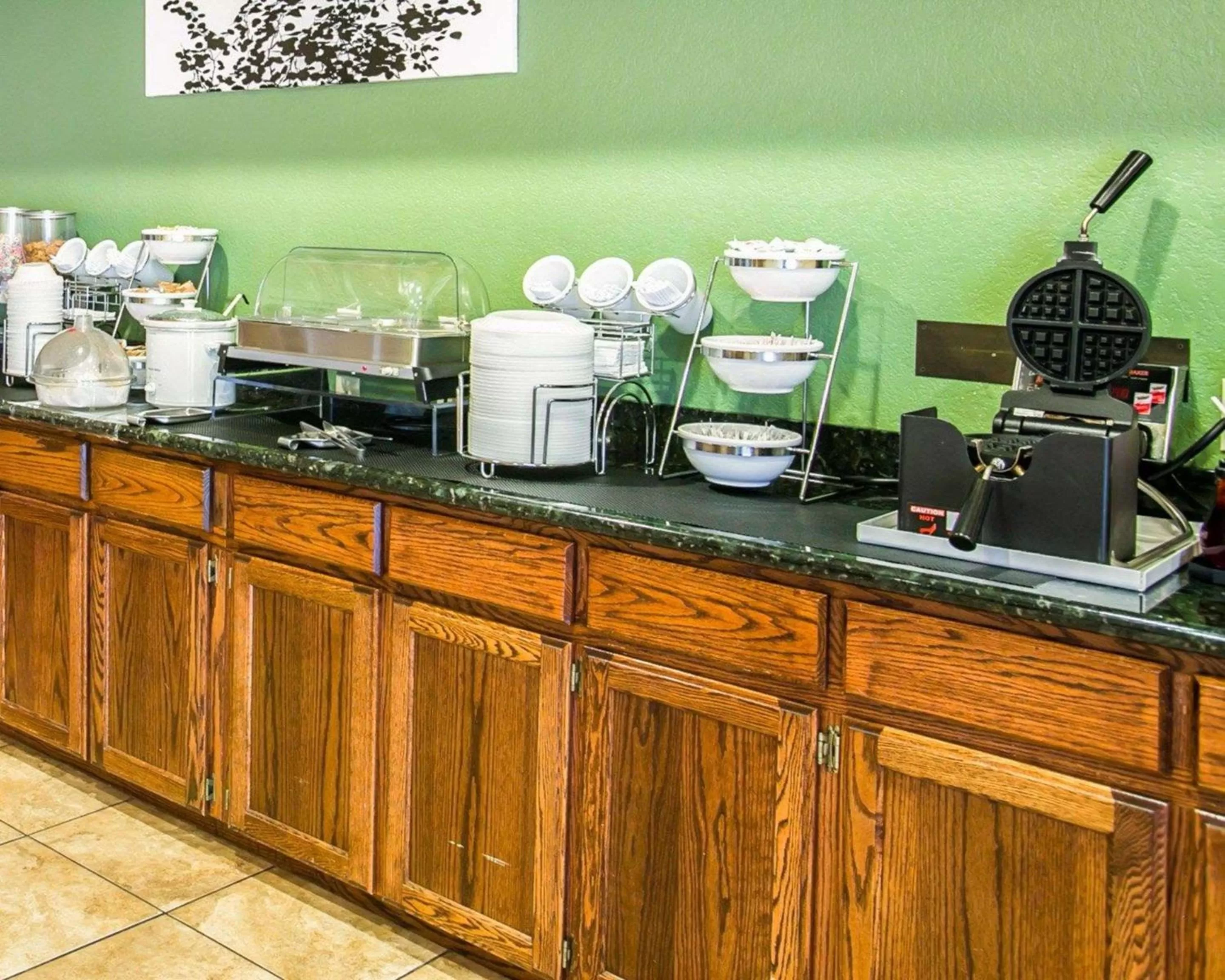 Restaurant/places to eat in Sleep Inn & Suites Gonzales near Palmetto State Park