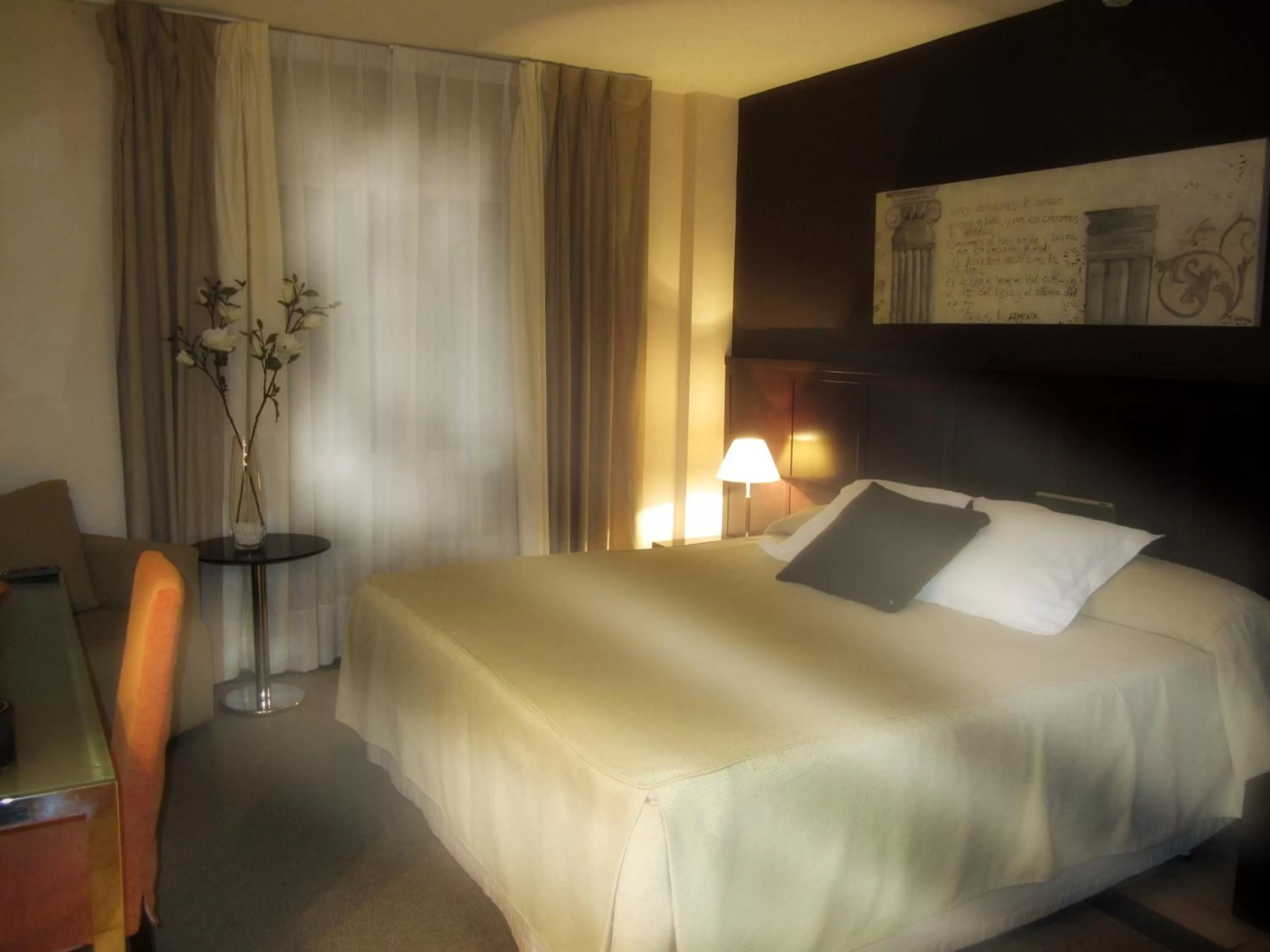 Photo of the whole room, Bed in Hotel Villa de Utrillas