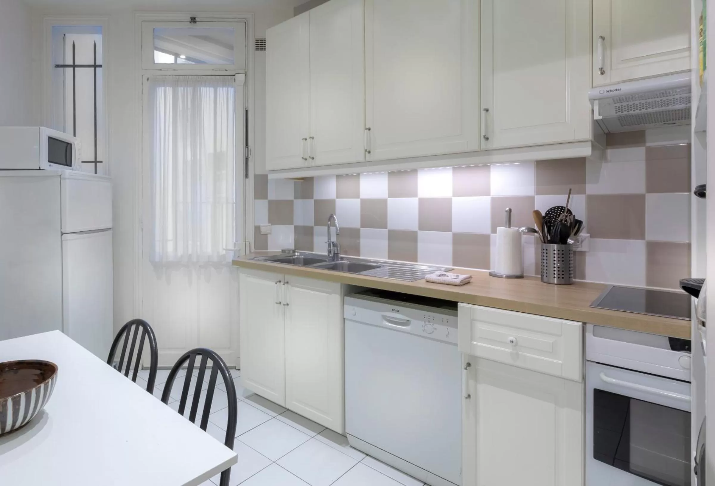 Kitchen or kitchenette in Résidence Charles Floquet