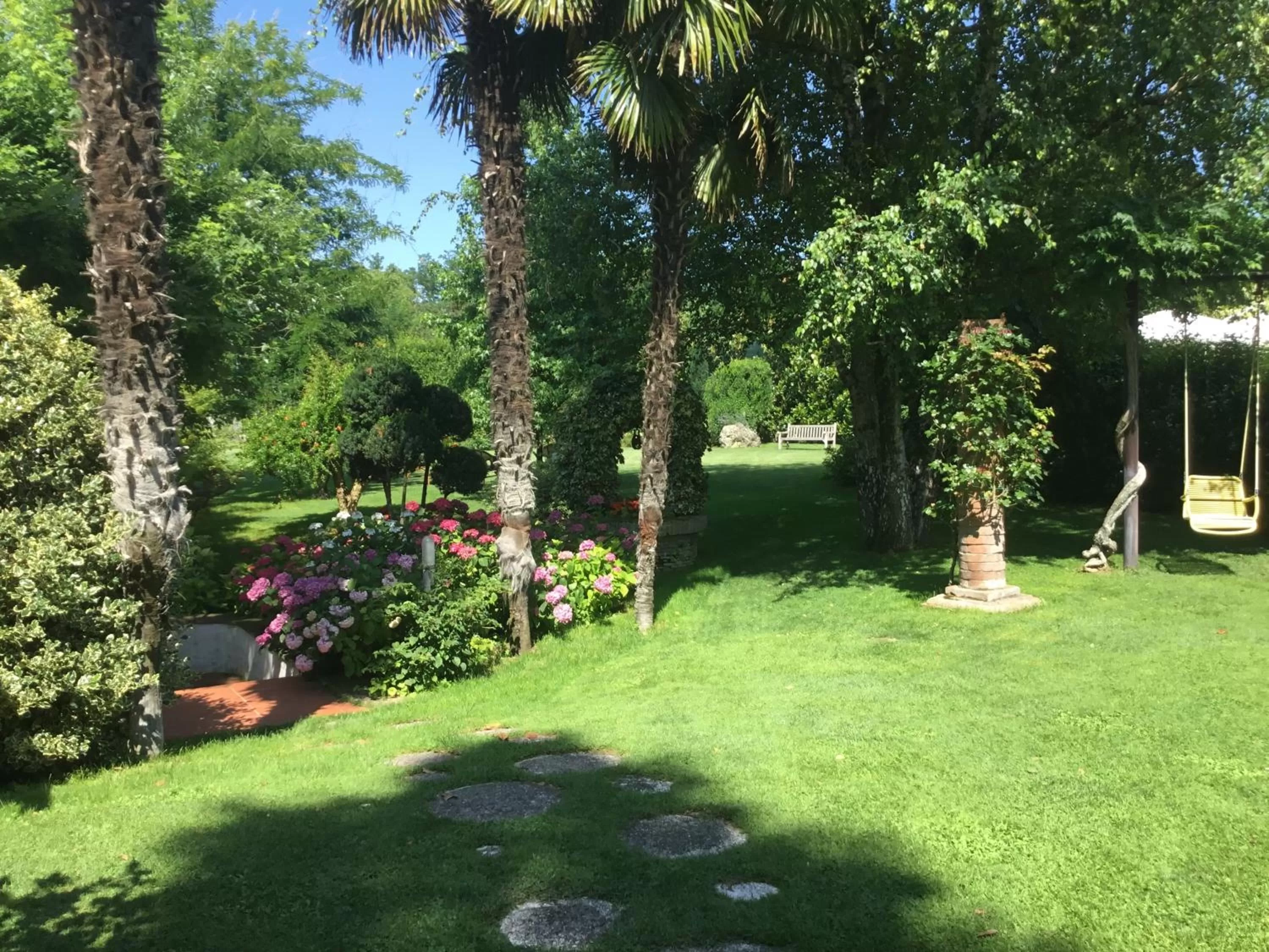 Garden in La Pergola B&B