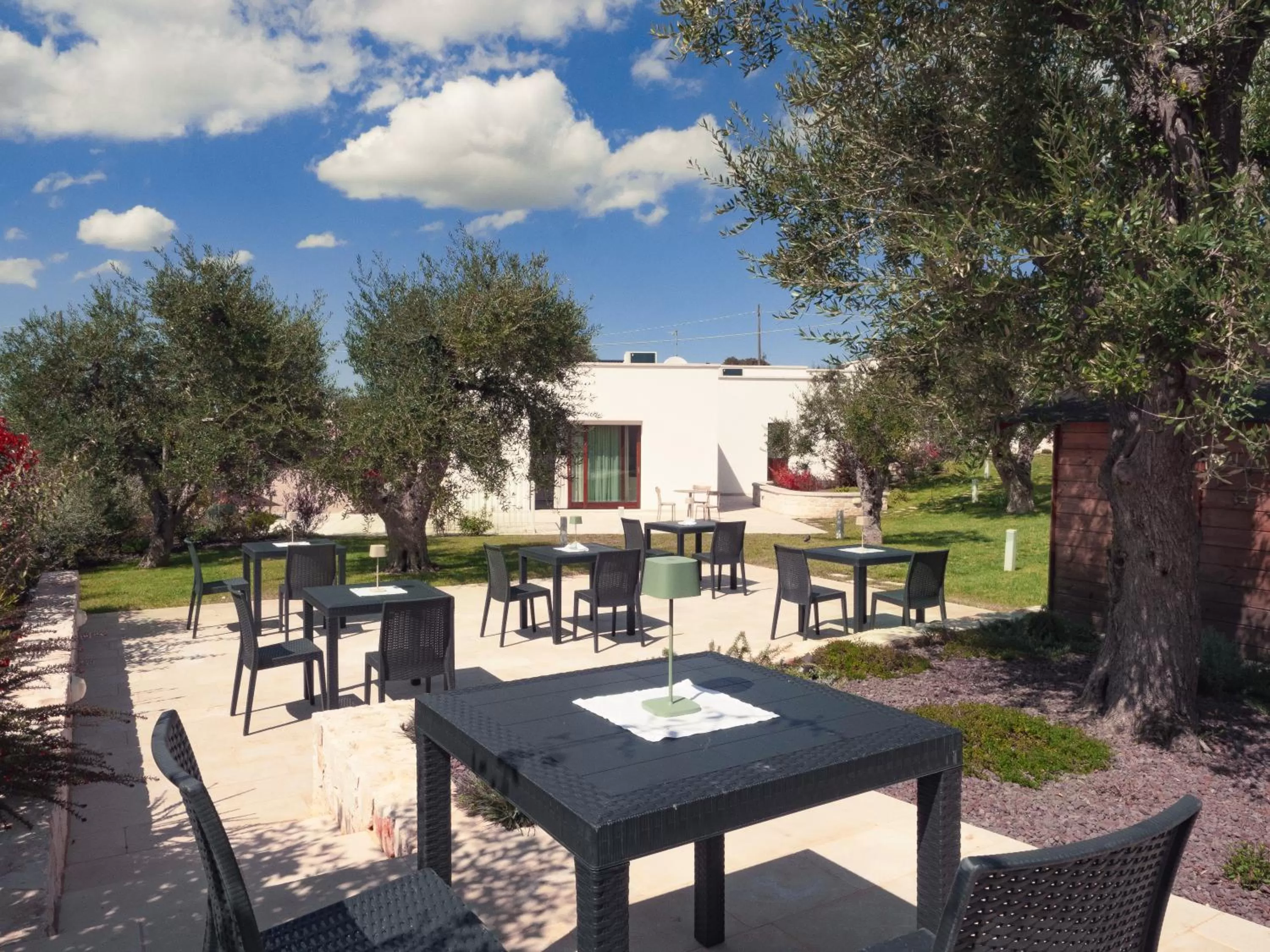 Patio, Restaurant/Places to Eat in Rifugio di Puglia - Trulli & Dimore