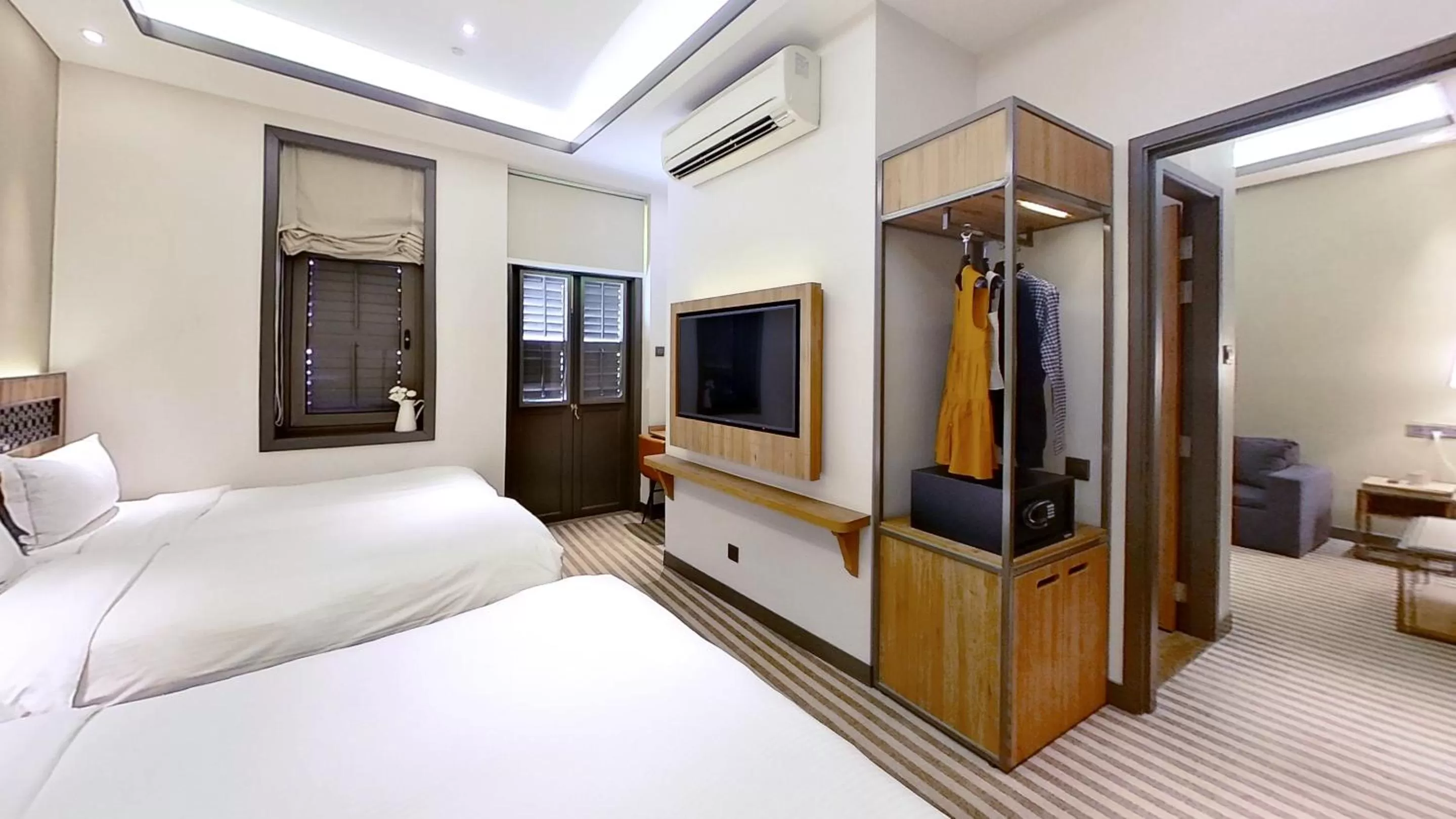 Bedroom, Bed in Dash Living Rochor