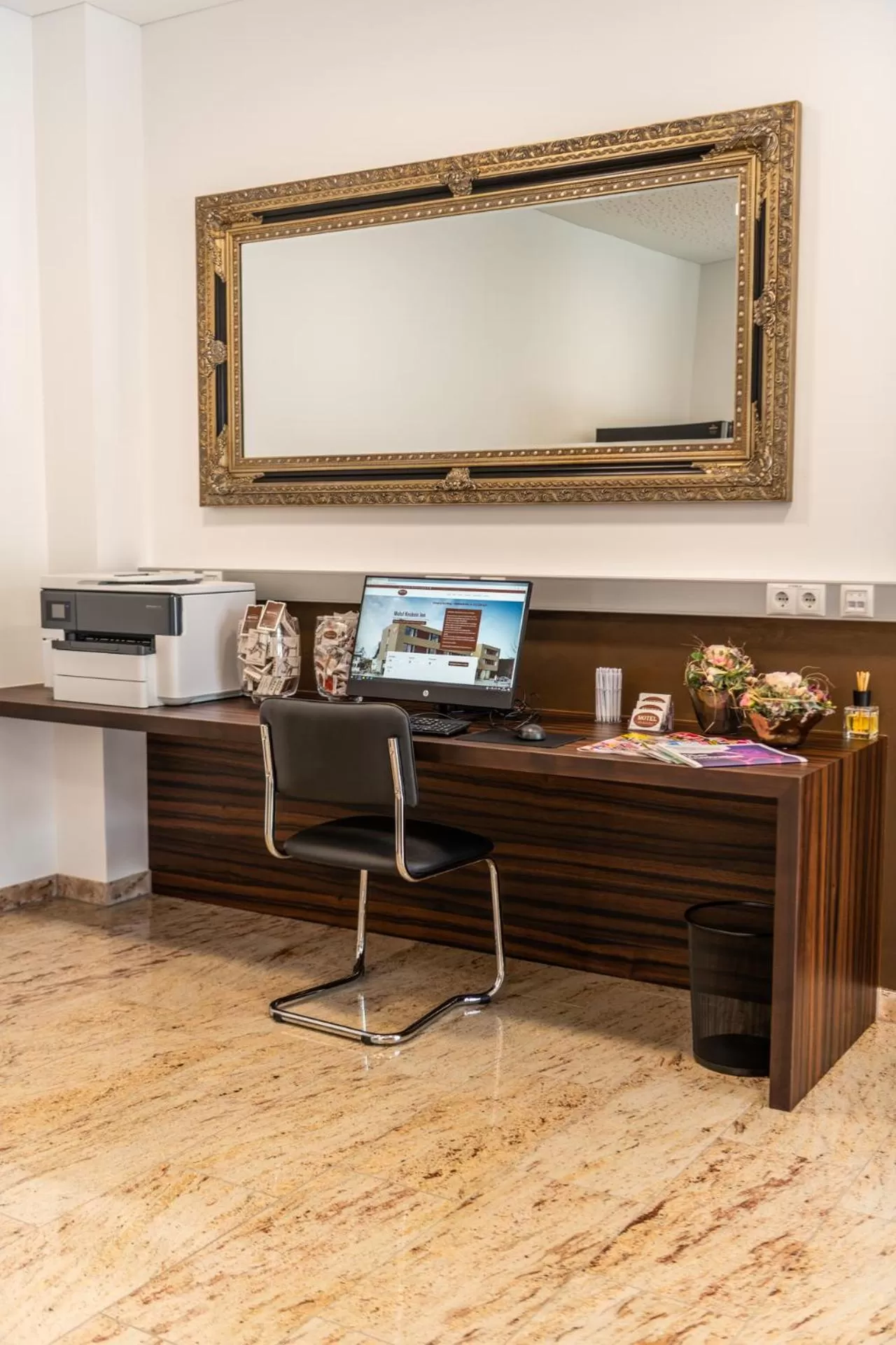 Lobby or reception in Motel Keckeis Inn - Self Check-in