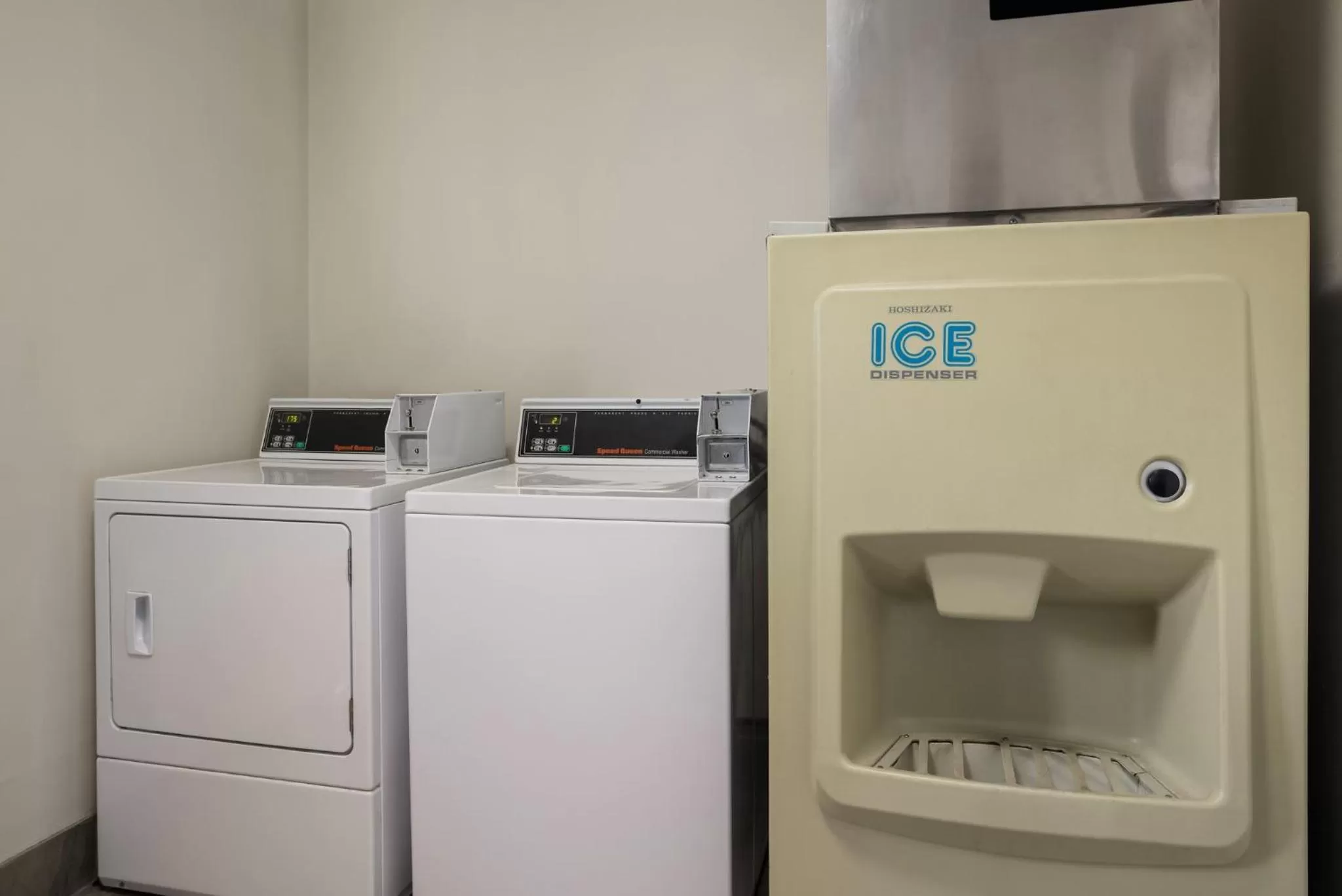 laundry in Red Roof Inn Weedsport