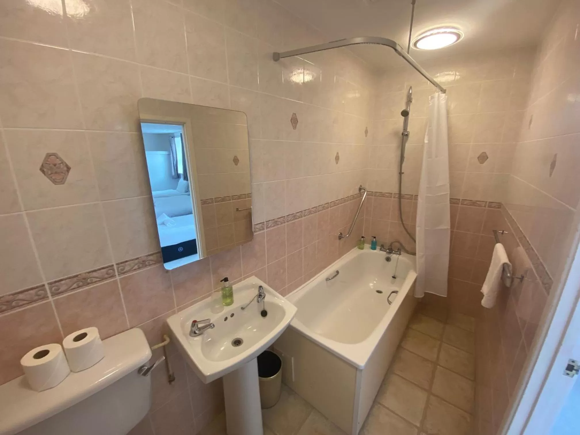 Shower in The Fairhaven Hotel