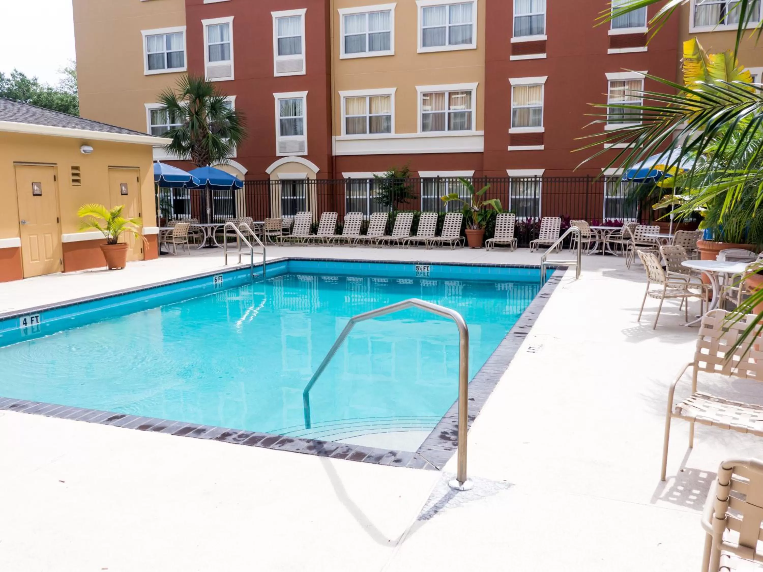 Swimming pool in Extended Stay America Suites - Orlando - Convention Center - 6443 Westwood