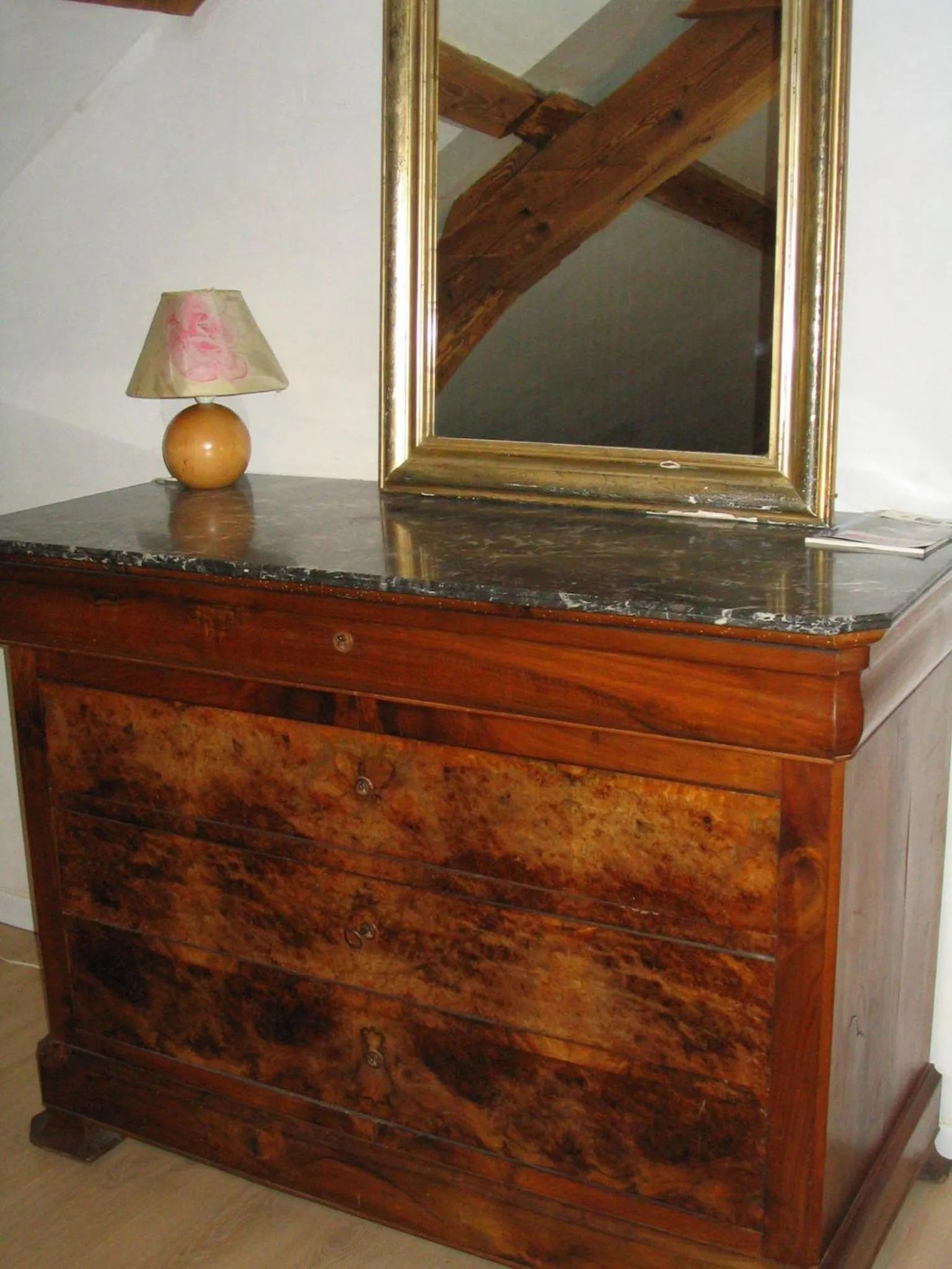 Decorative detail in La Coutrotte Becquine