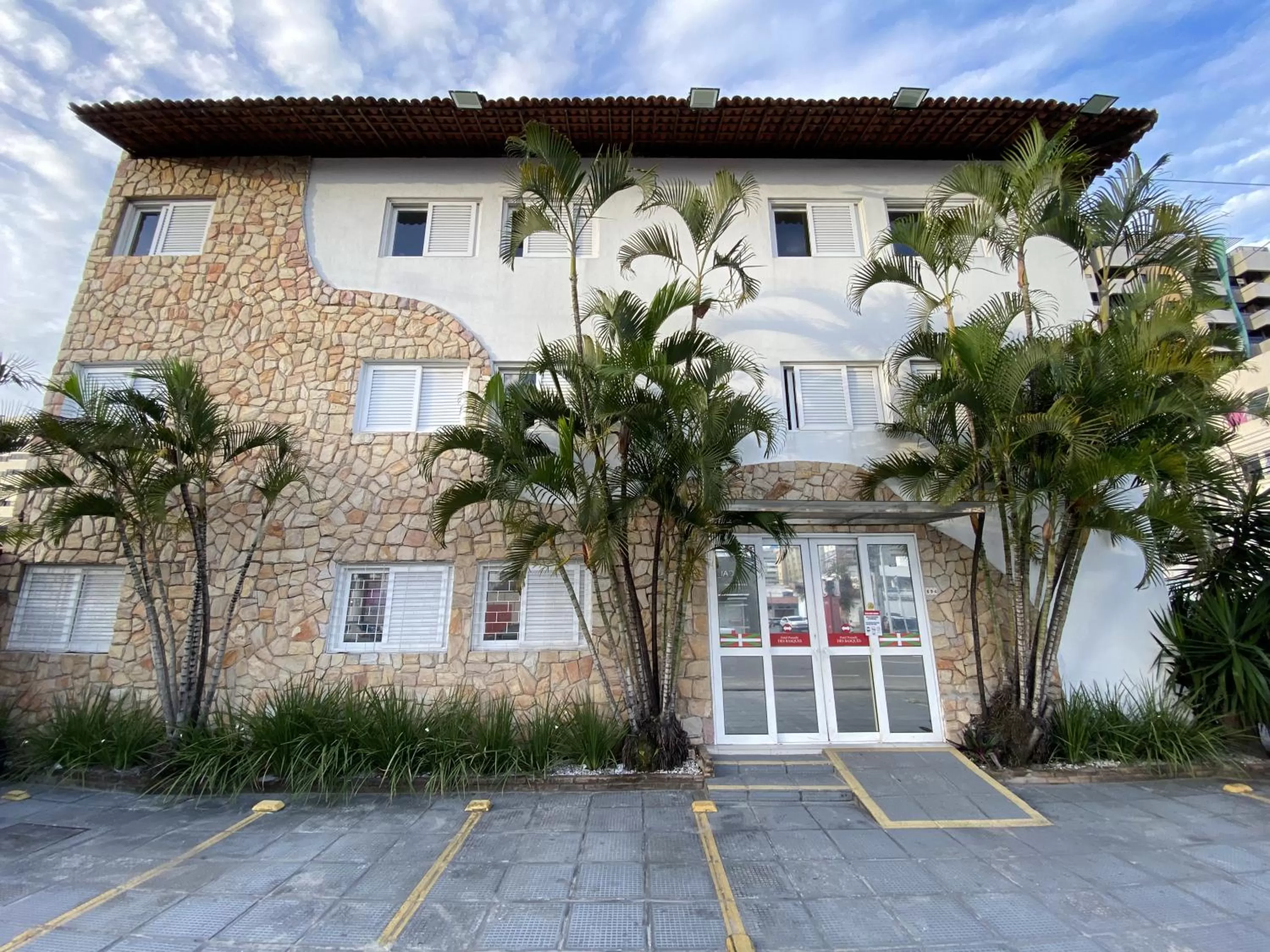 Facade/entrance in Hotel Des Basques