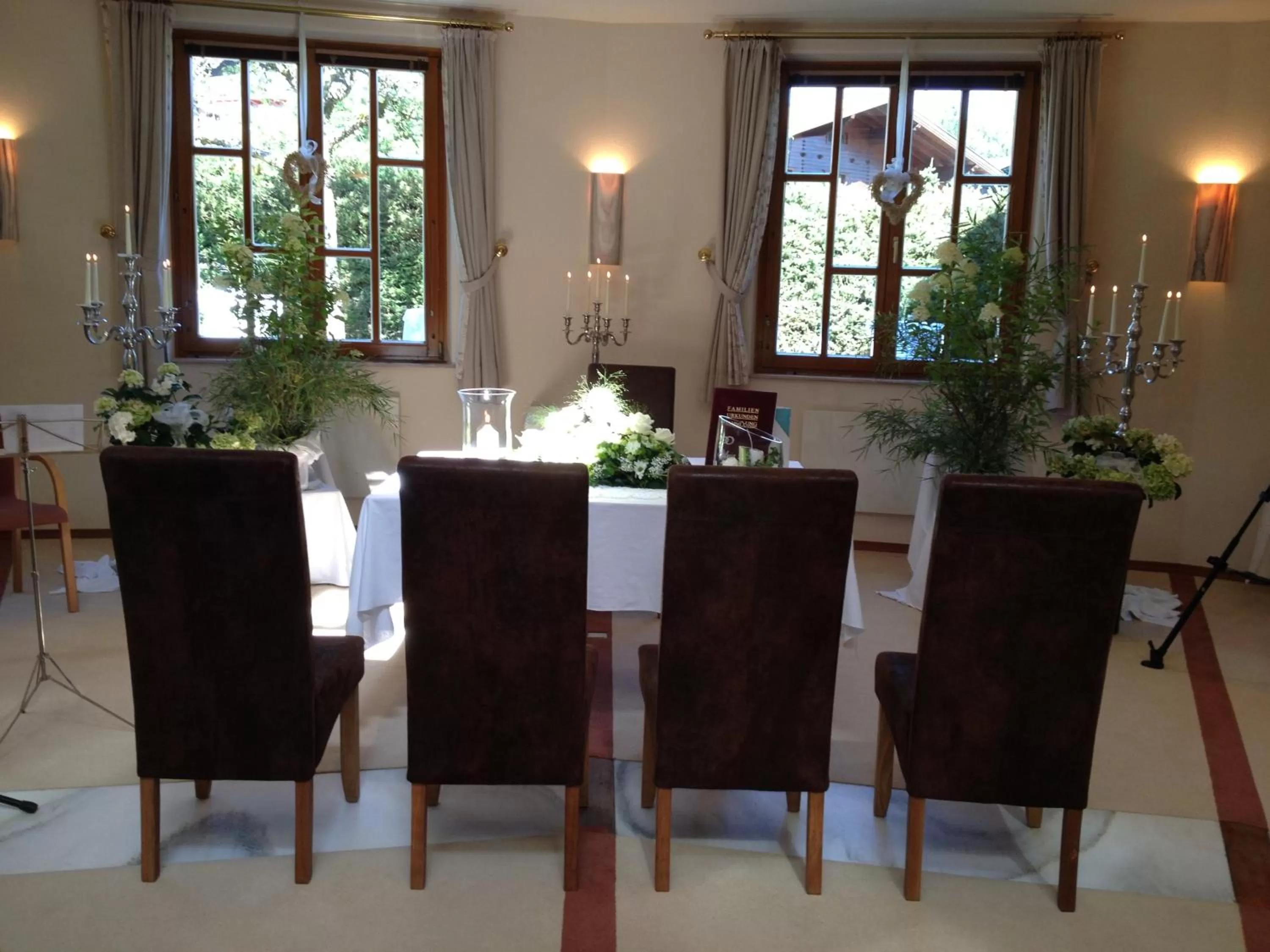 Restaurant/places to eat in Scheffer's Hotel