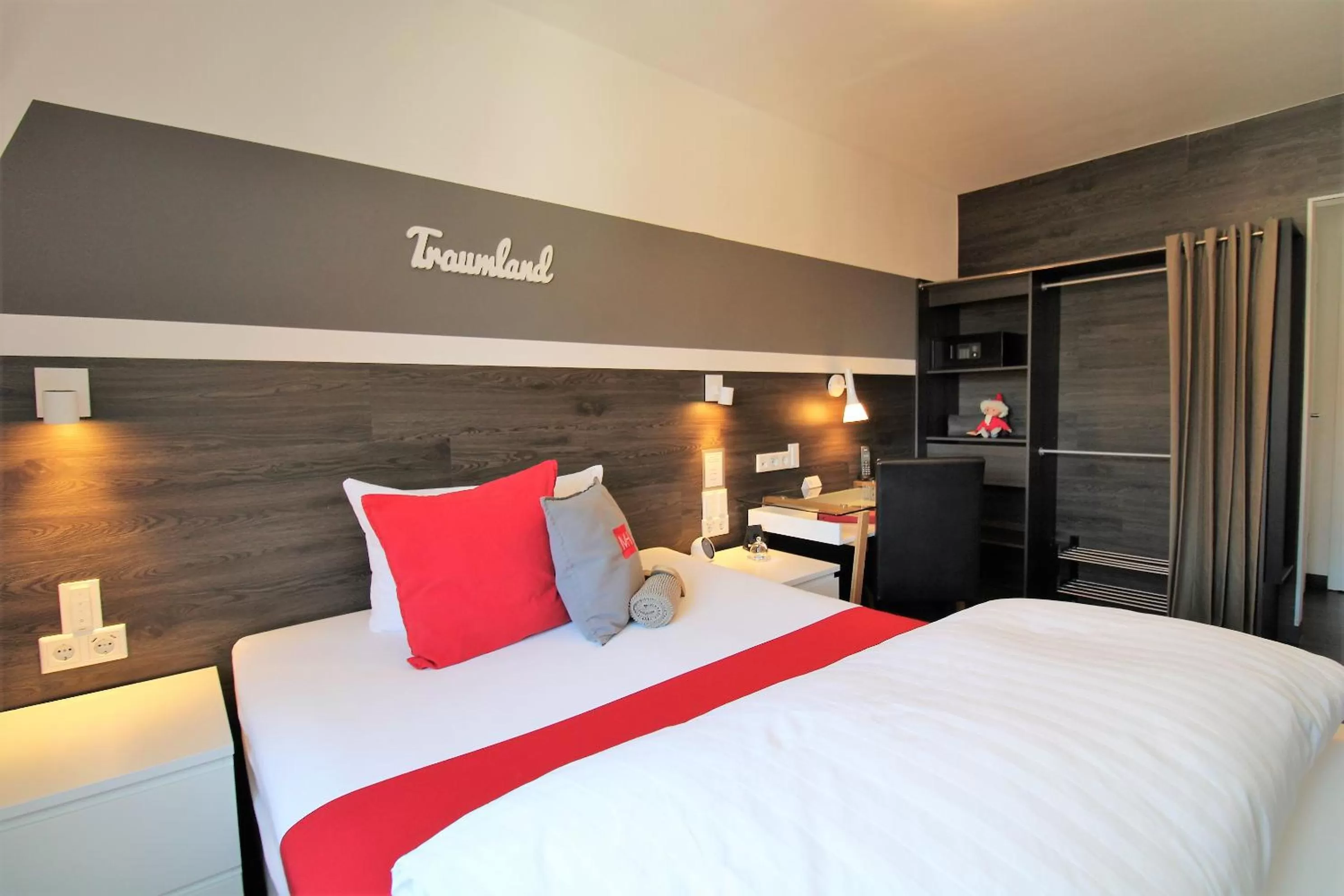 Bed in MY HOME Hotel Lamm Rottweil "Smart Home"