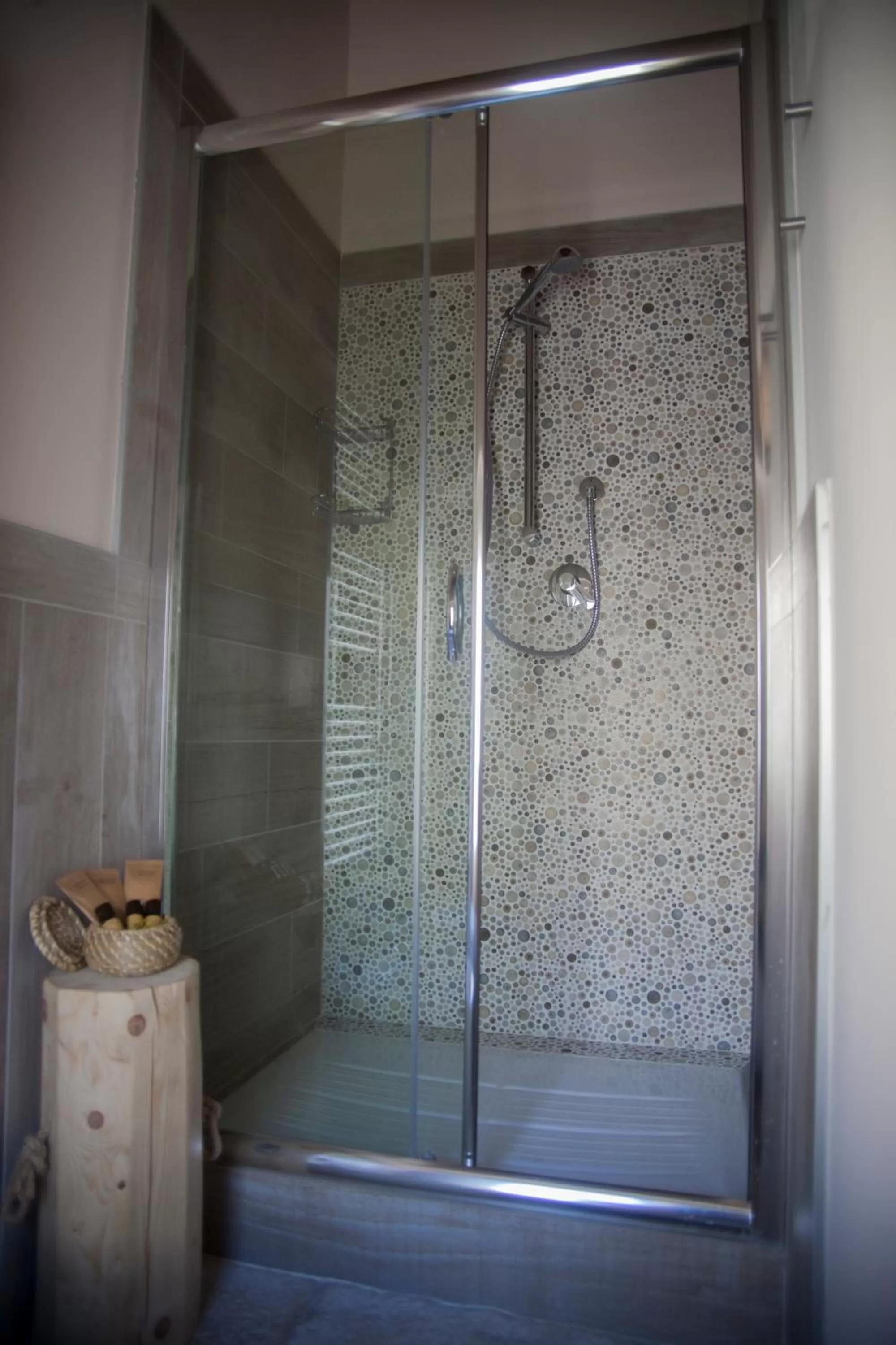 Shower in 3 Archi B&B
