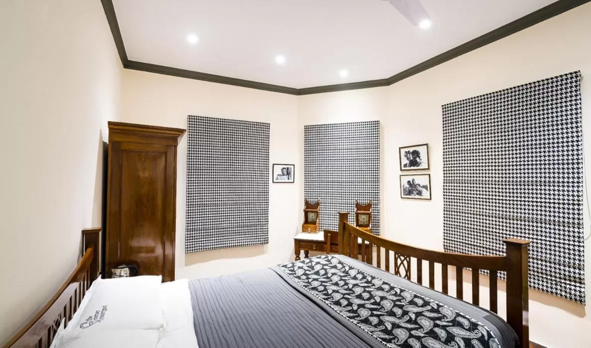 Bed in The Corner Courtyard