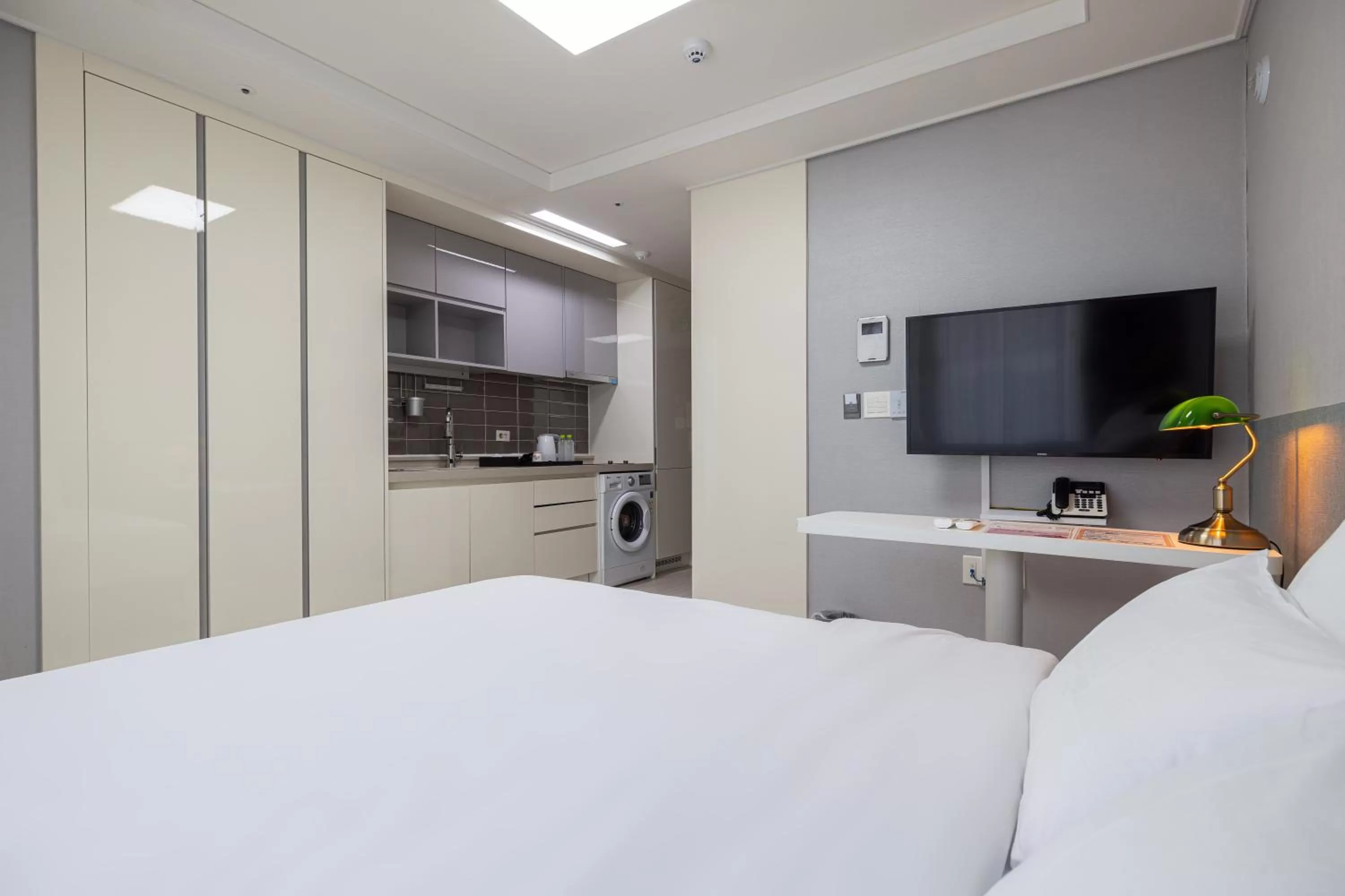 Bed in GL City Hotel Incheon Airport