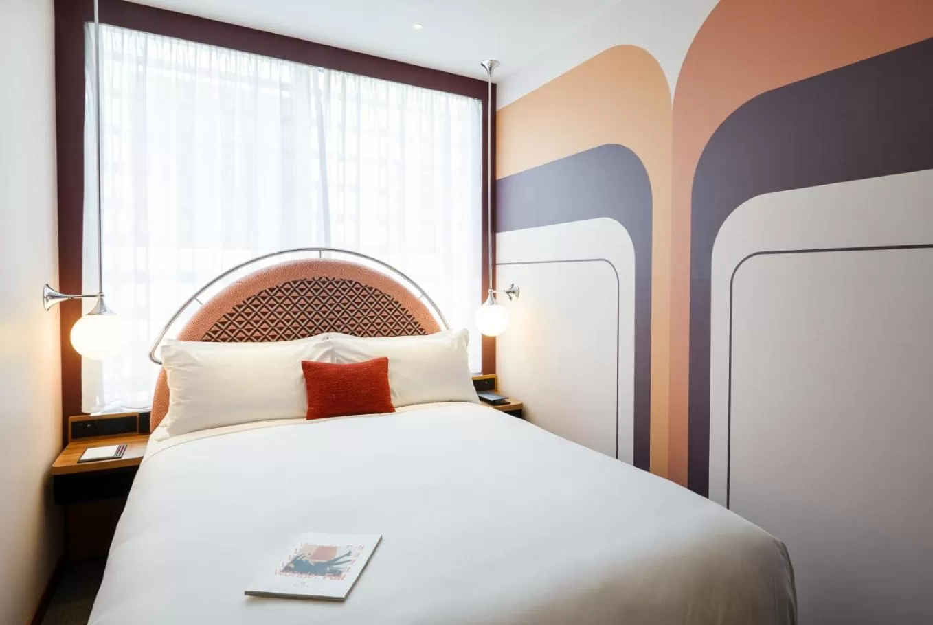 Bed in Ovolo Melbourne South Yarra, a Wyndham Hotel