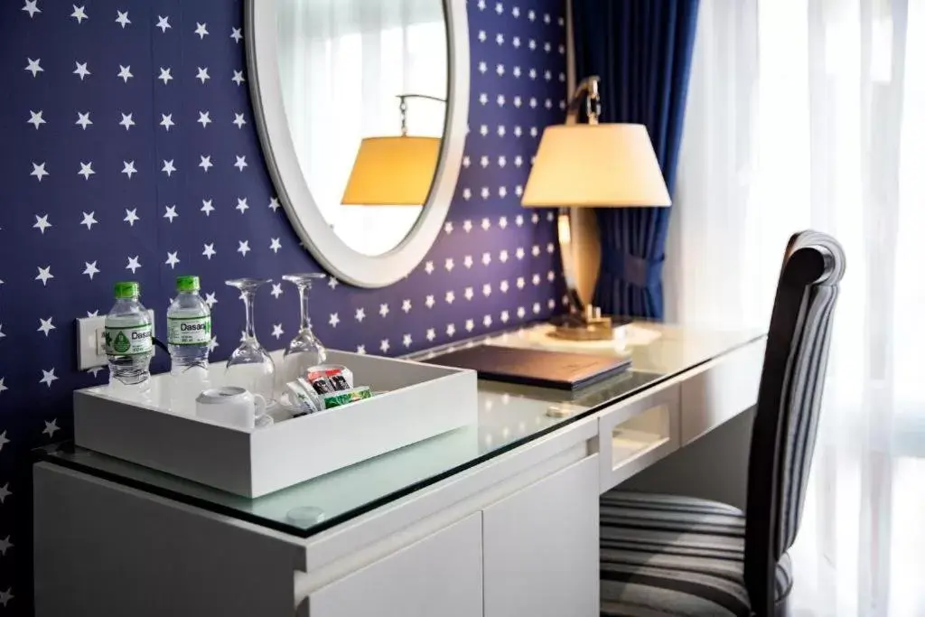 Family Connecting Room with City View in Victor Metropolis Hanoi Hotel & Rooftop Bar Family Connecting Room with City View in Victor Metropolis Hanoi Hotel & Rooftop Bar