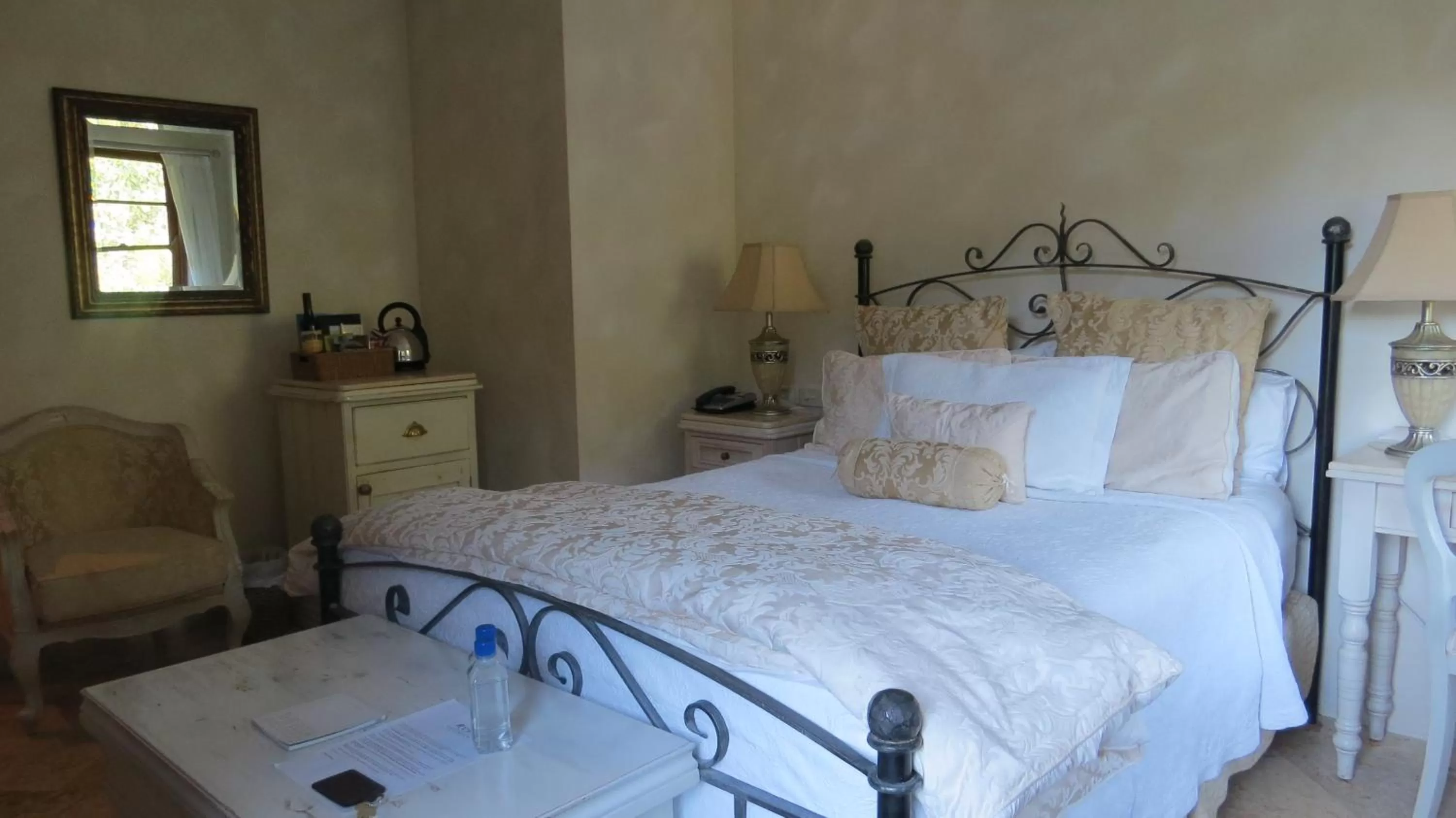 Day, Bed in Victoria's At Wategos