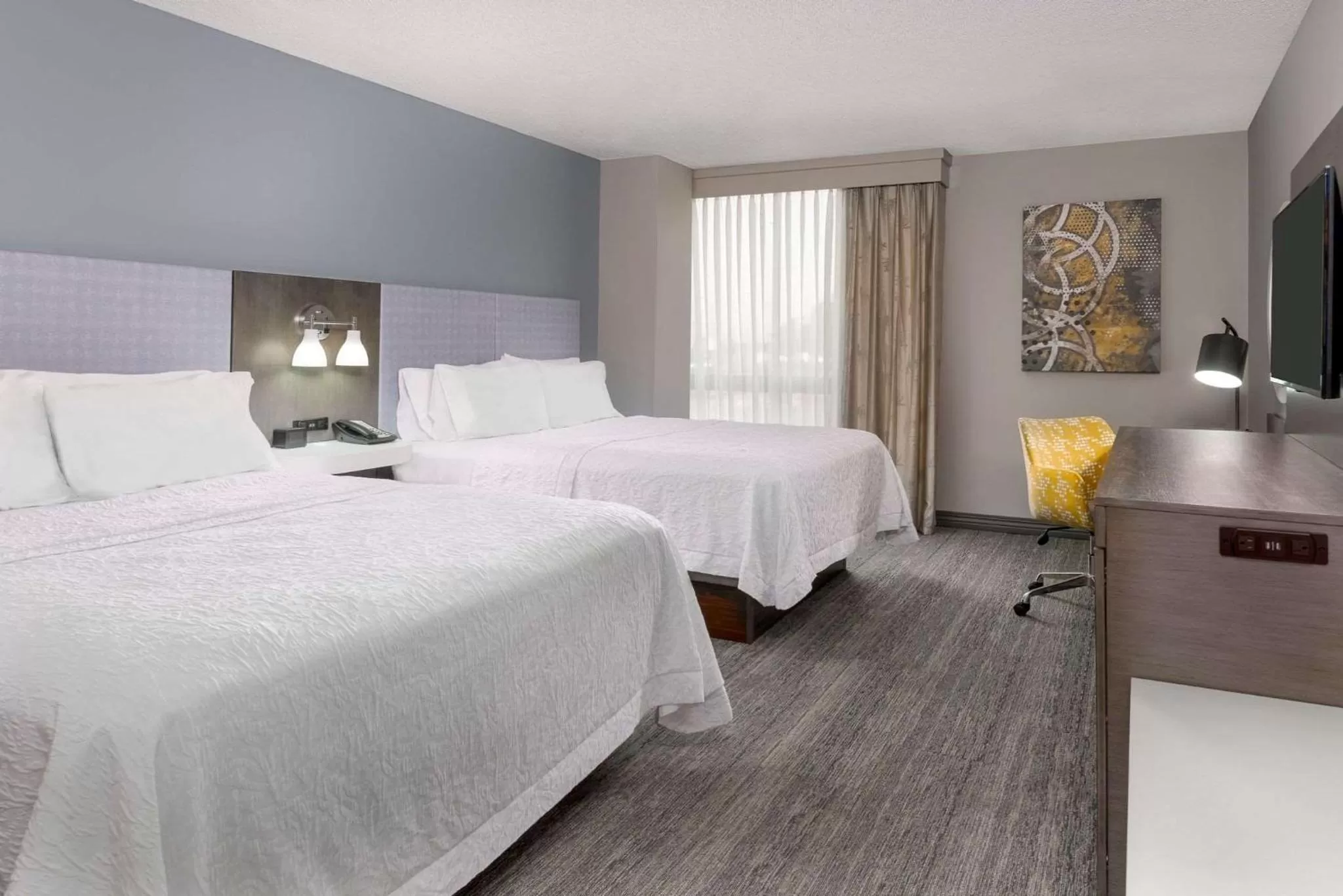 Bedroom, Bed in Hampton Inn & Suites Country Club Plaza