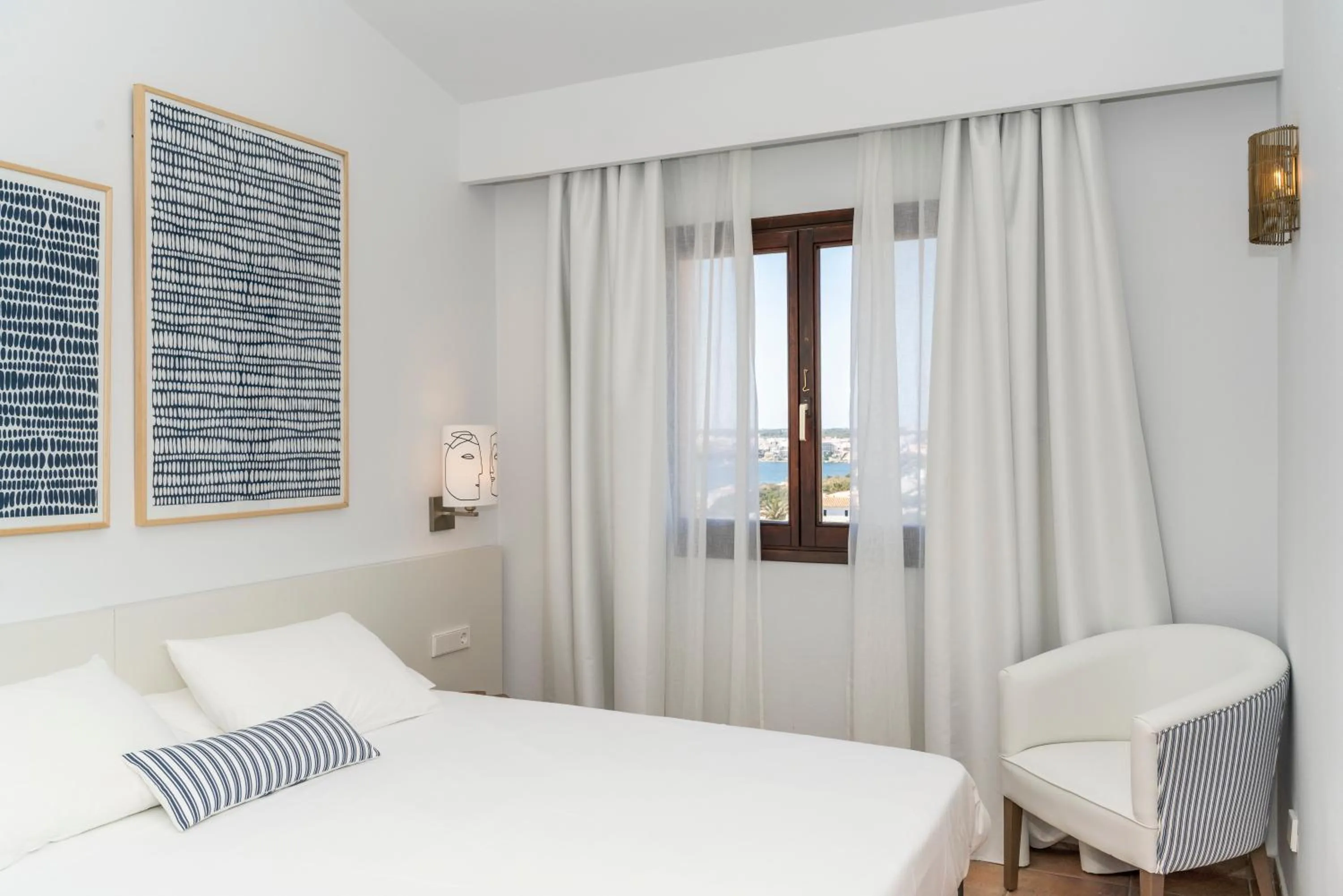 Bed in Aparthotel HG Cala Llonga