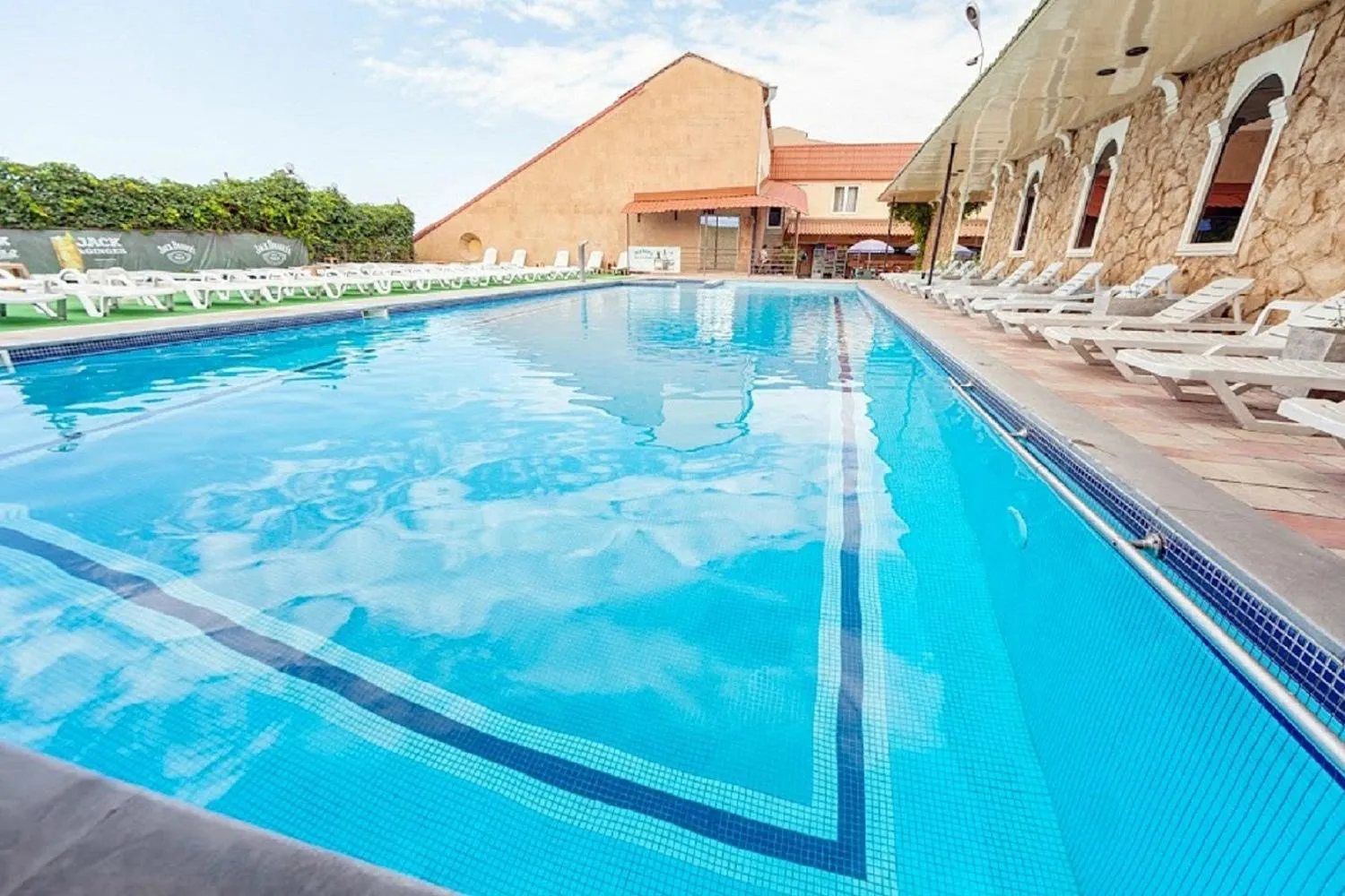 Swimming pool in Regineh Hotel