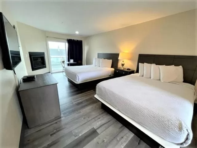 Bed in Inn at the Shore