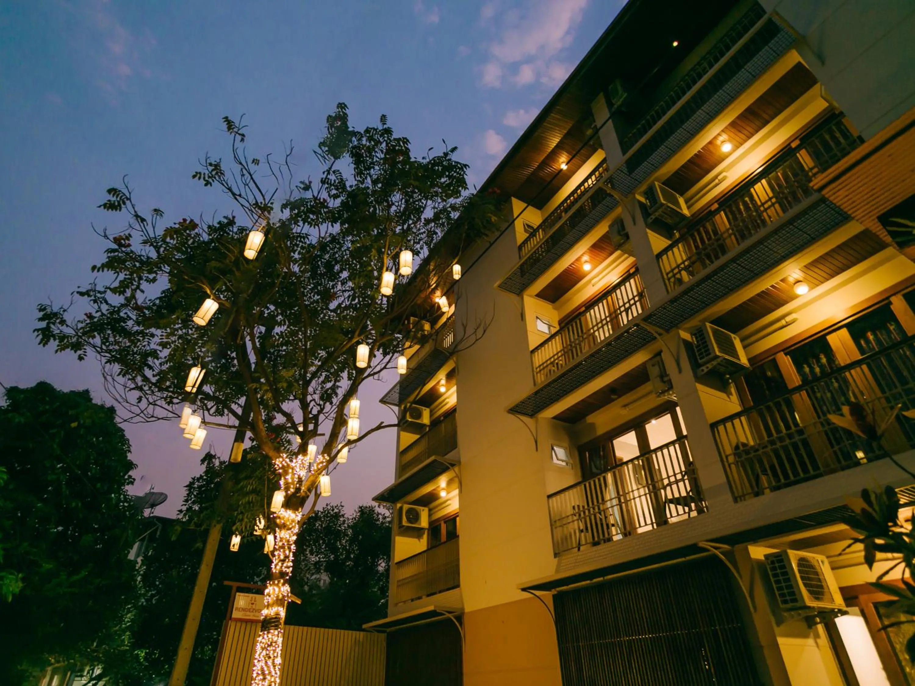 Property building in Rendezvous Classic House