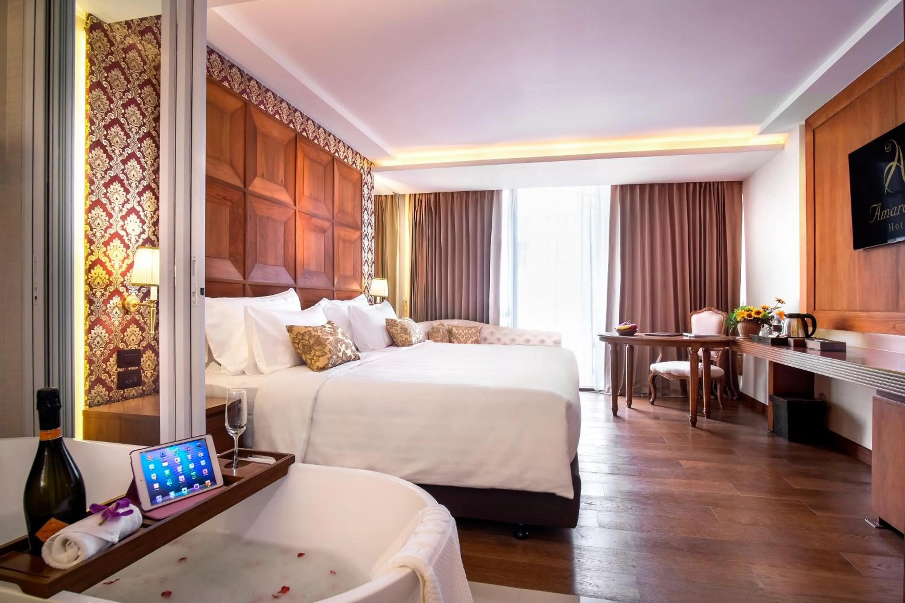 Photo of the whole room, Bed in Amaranta Hotel