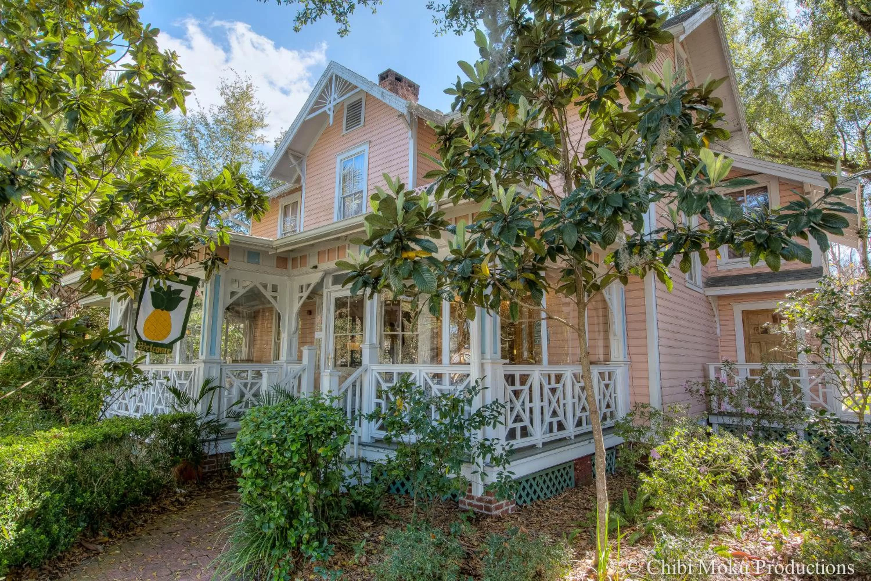 Facade/entrance in Sweetwater Branch Inn