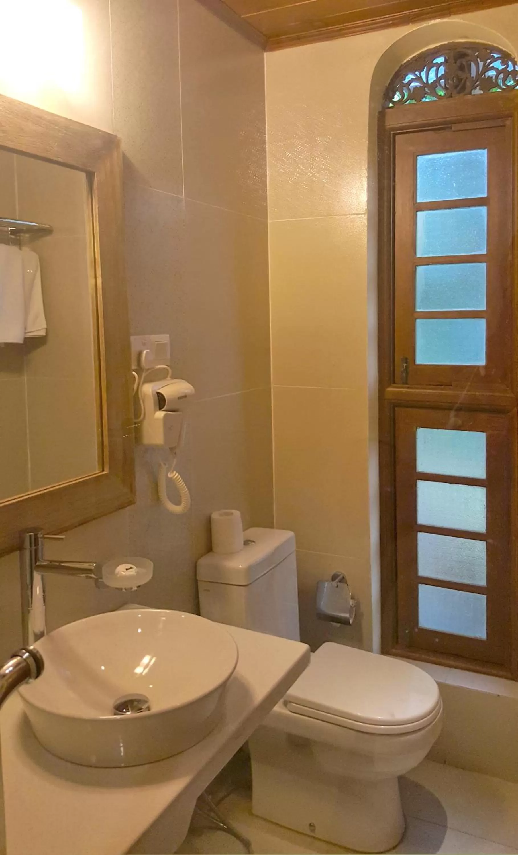 Toilet in Urban Bliss Studio