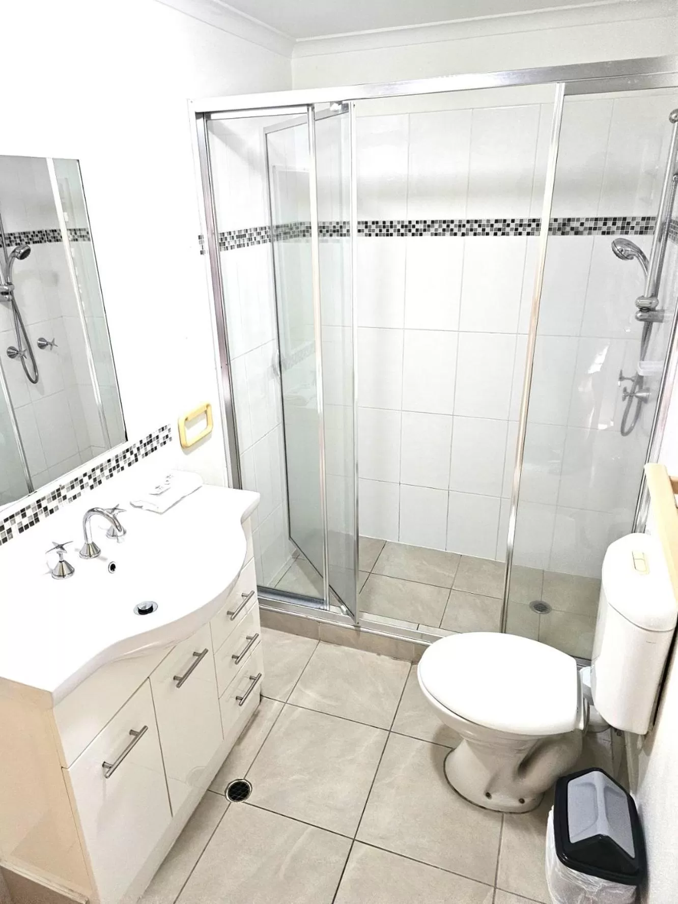 Bathroom in Mango Tree Holiday Apartments