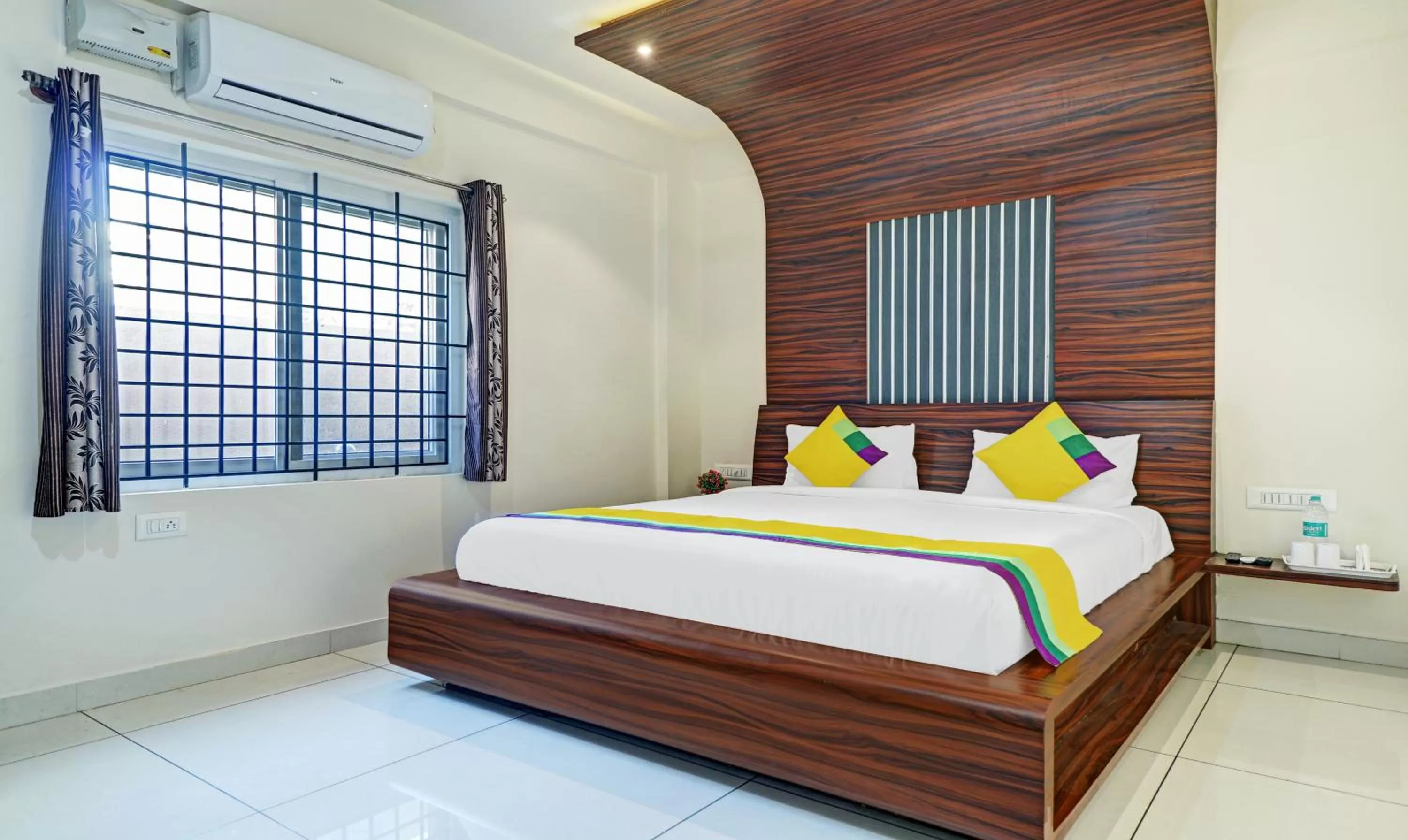 Bed in Itsy By Treebo - Colors Stay