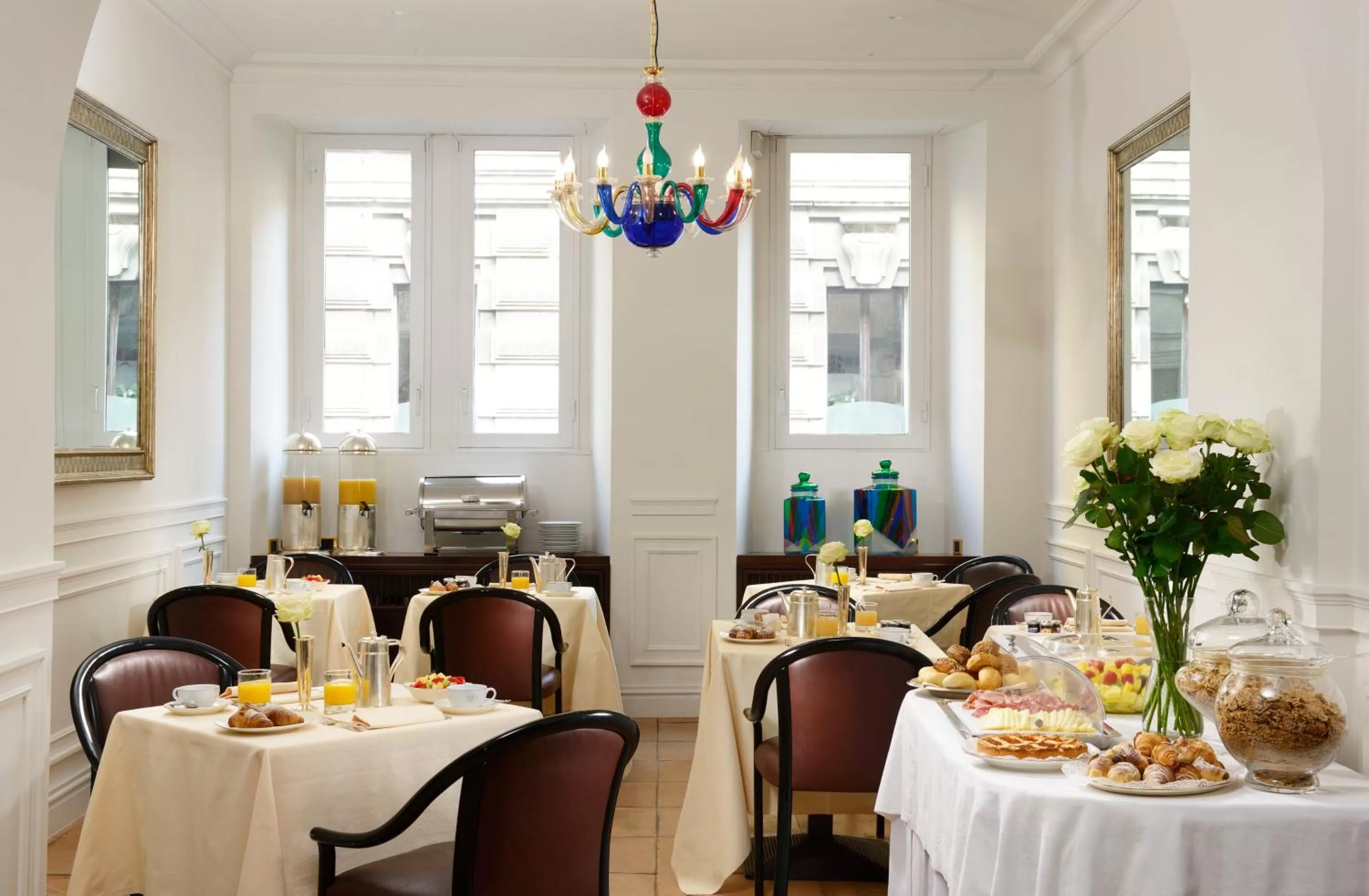 Restaurant/places to eat in Hotel Pierre Milano