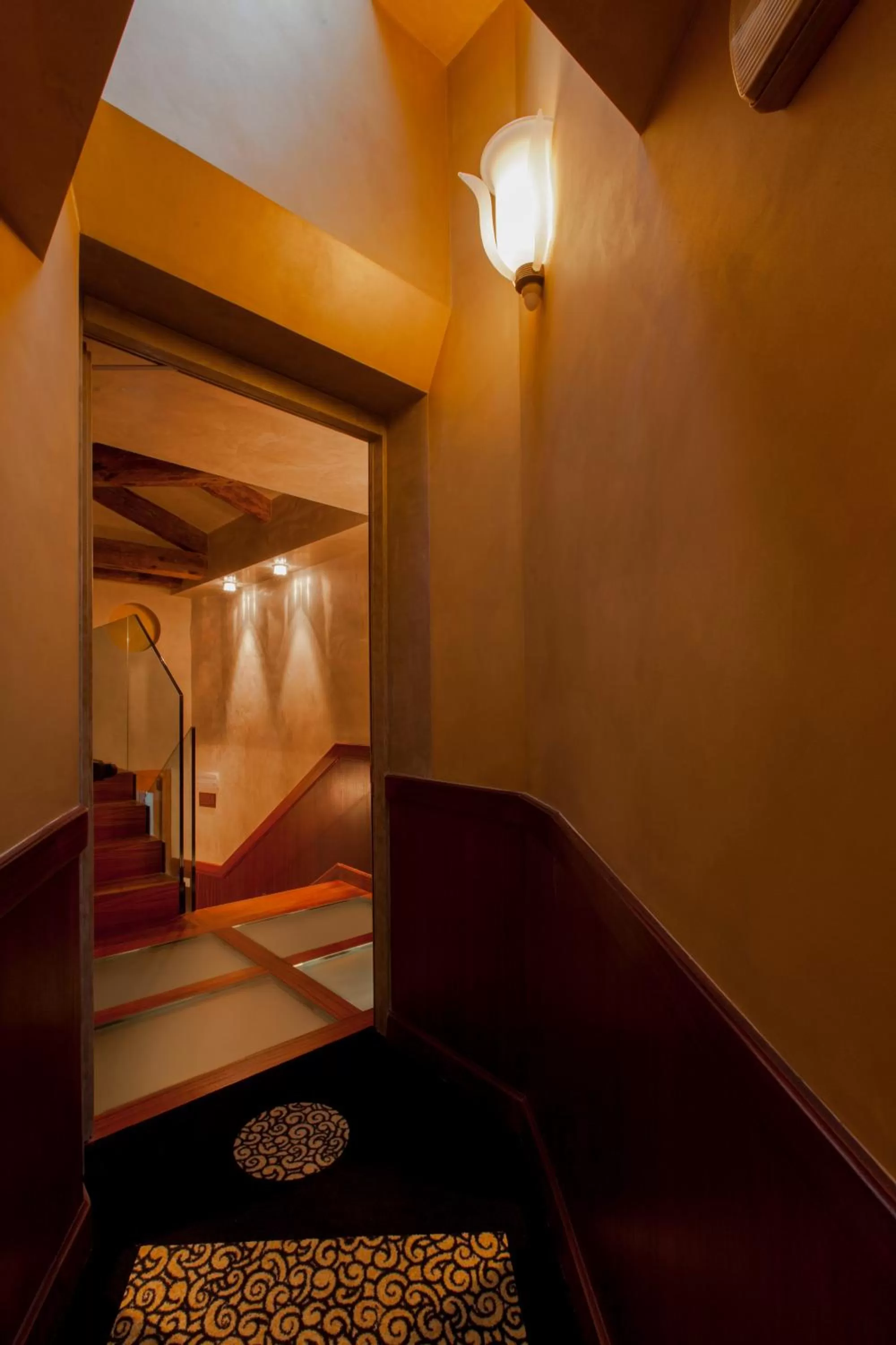 Area and facilities, Bed in Hotel Saturnia & International