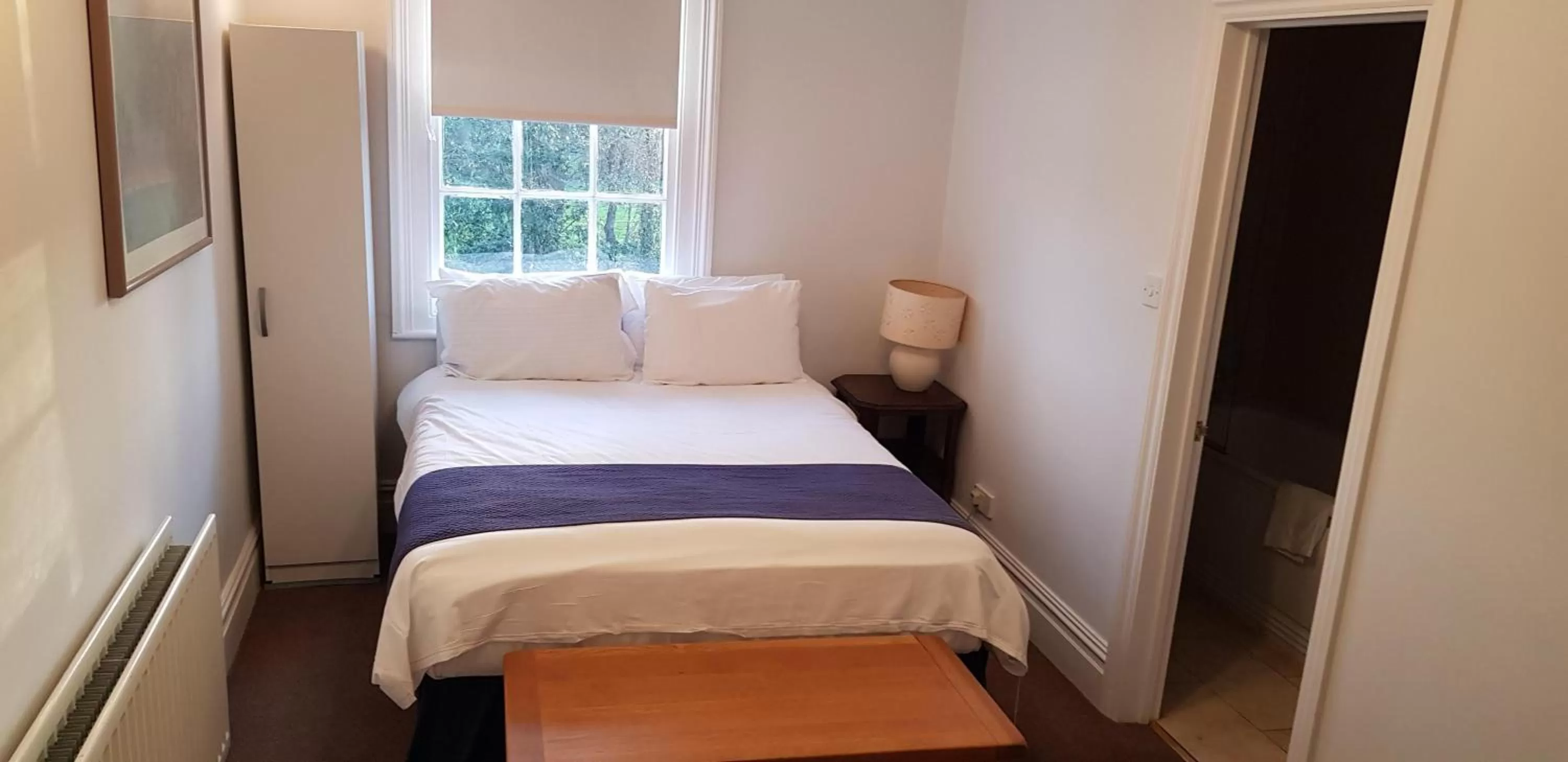 Photo of the whole room, Bed in The Weir Hotel