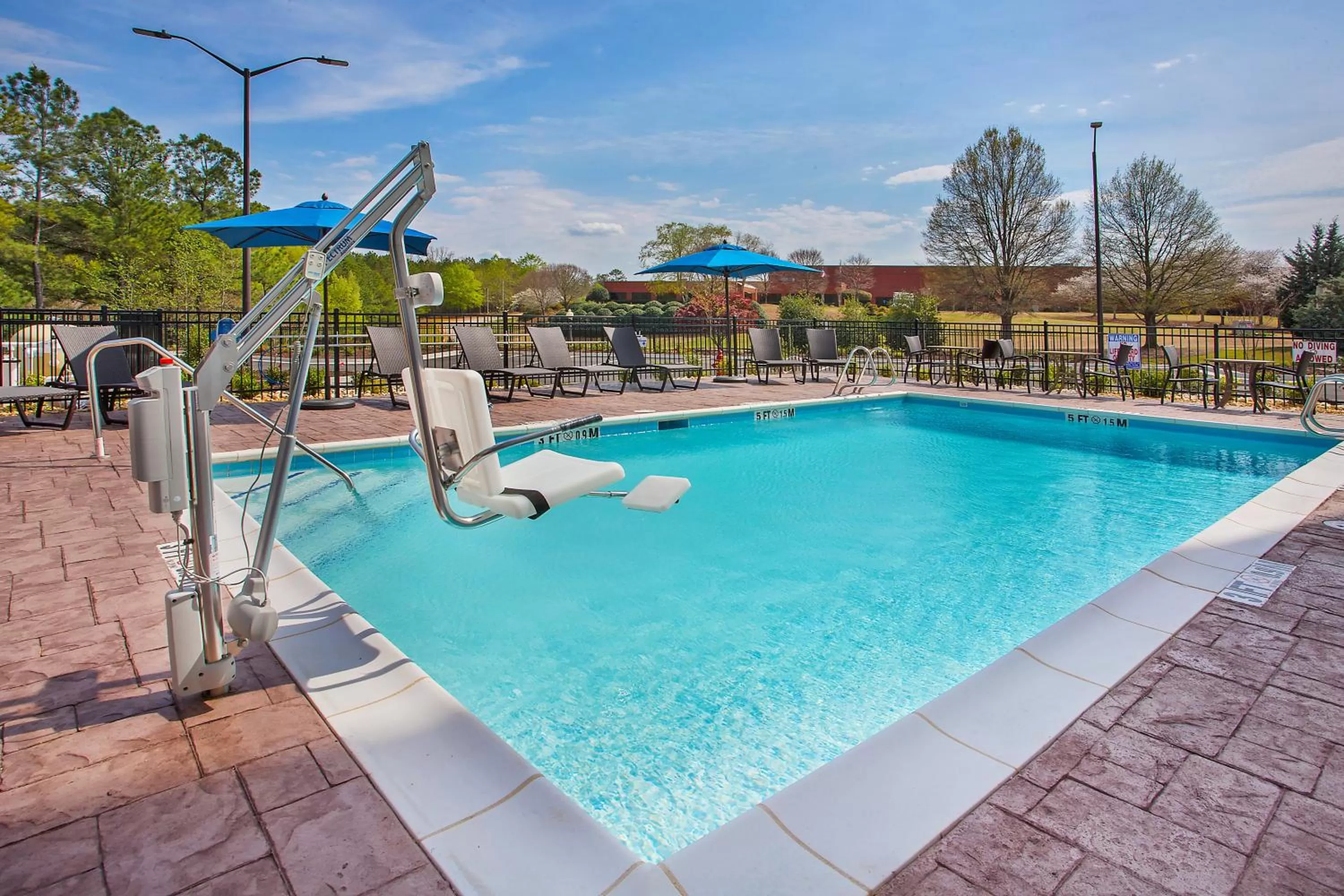 Swimming pool in Holiday Inn Express & Suites Covington by IHG