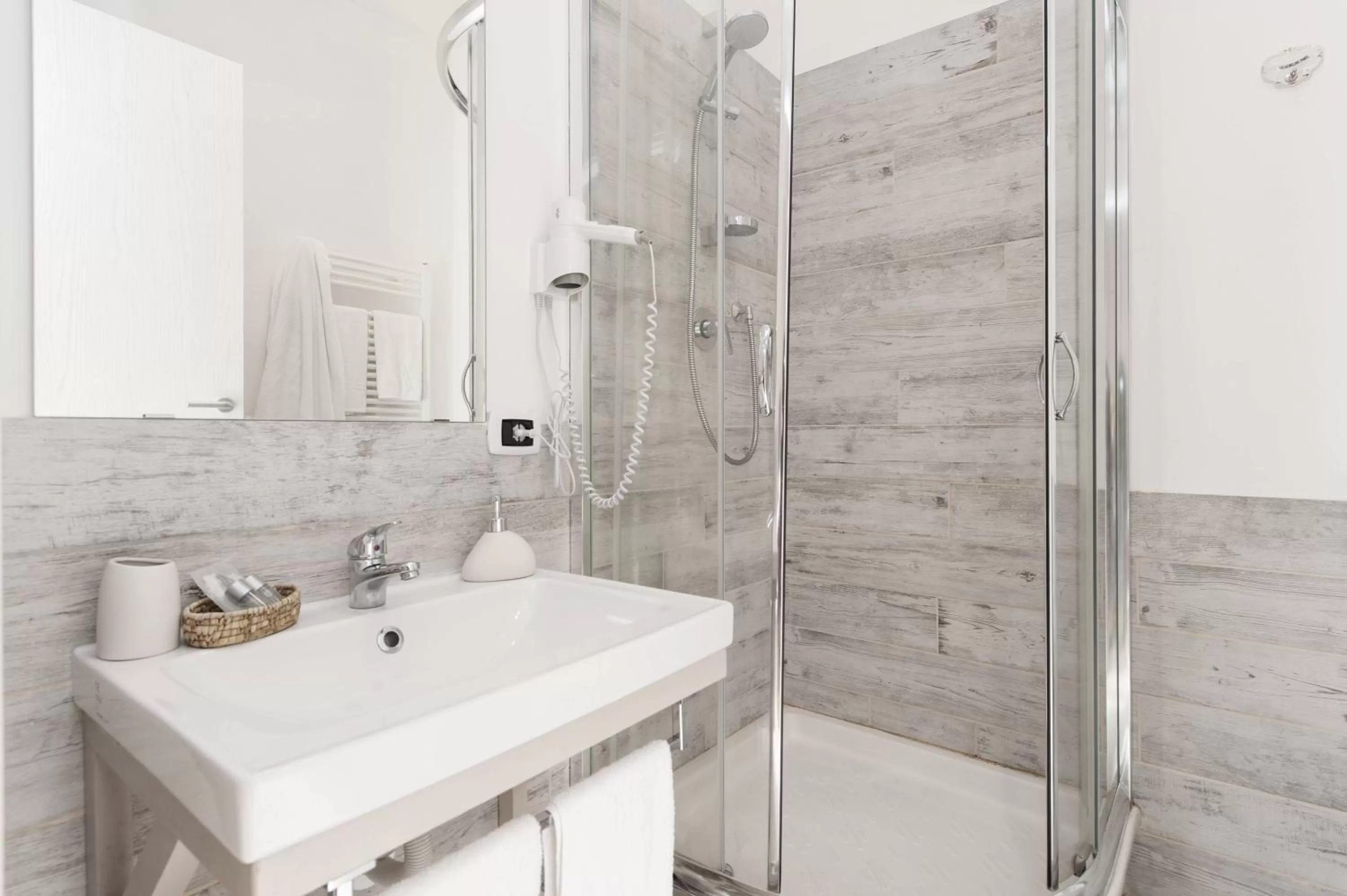 Shower, Bathroom in B&B Exa Rooms - Just Rome