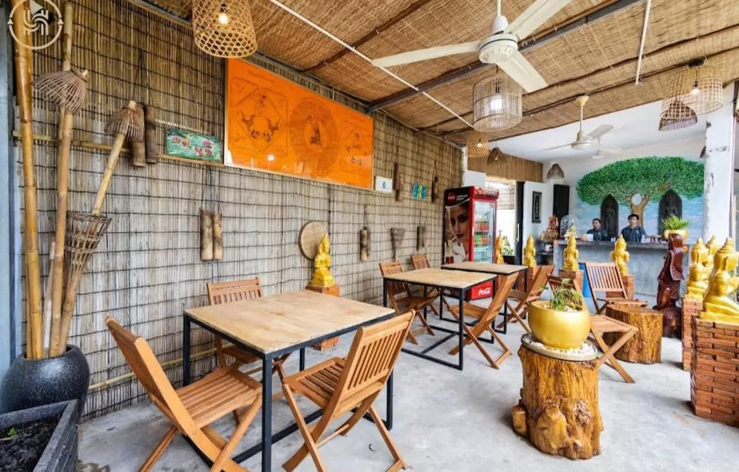 Restaurant/places to eat in ERCAN BOUTiQUE