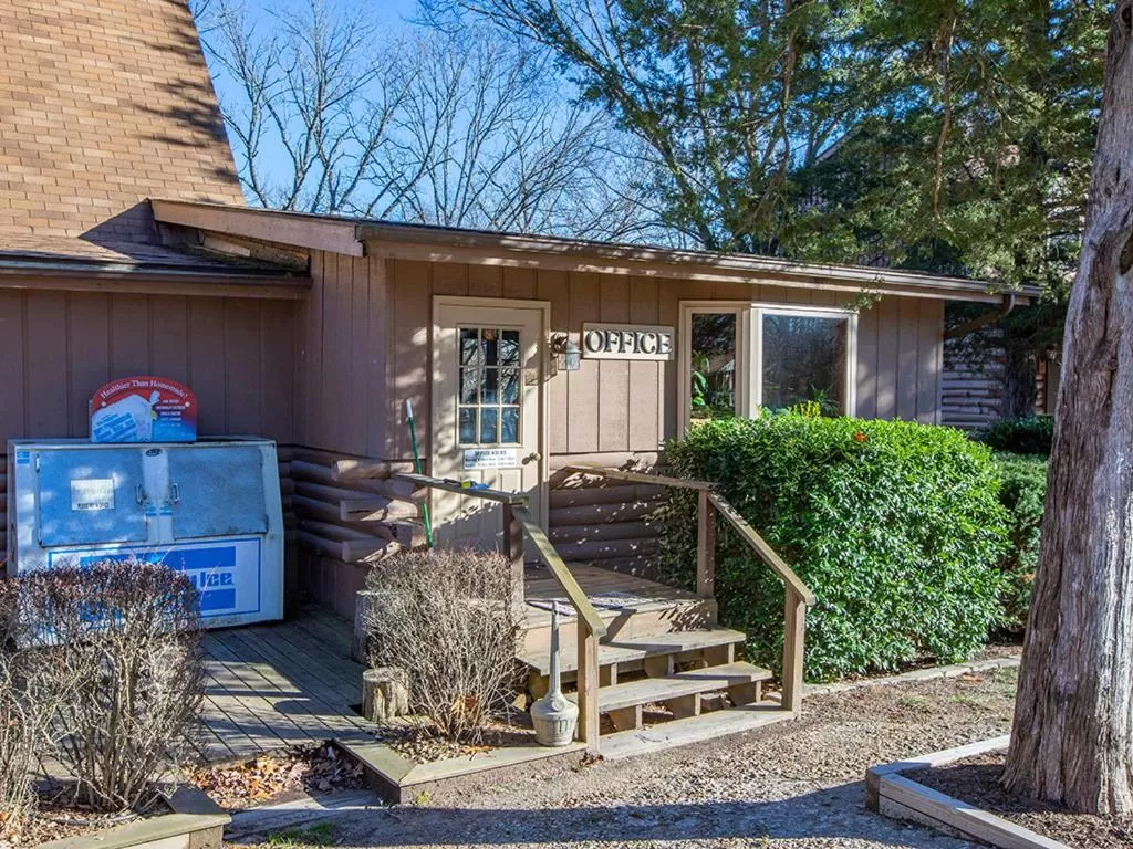 Property Building in Bar M Resort & Campground