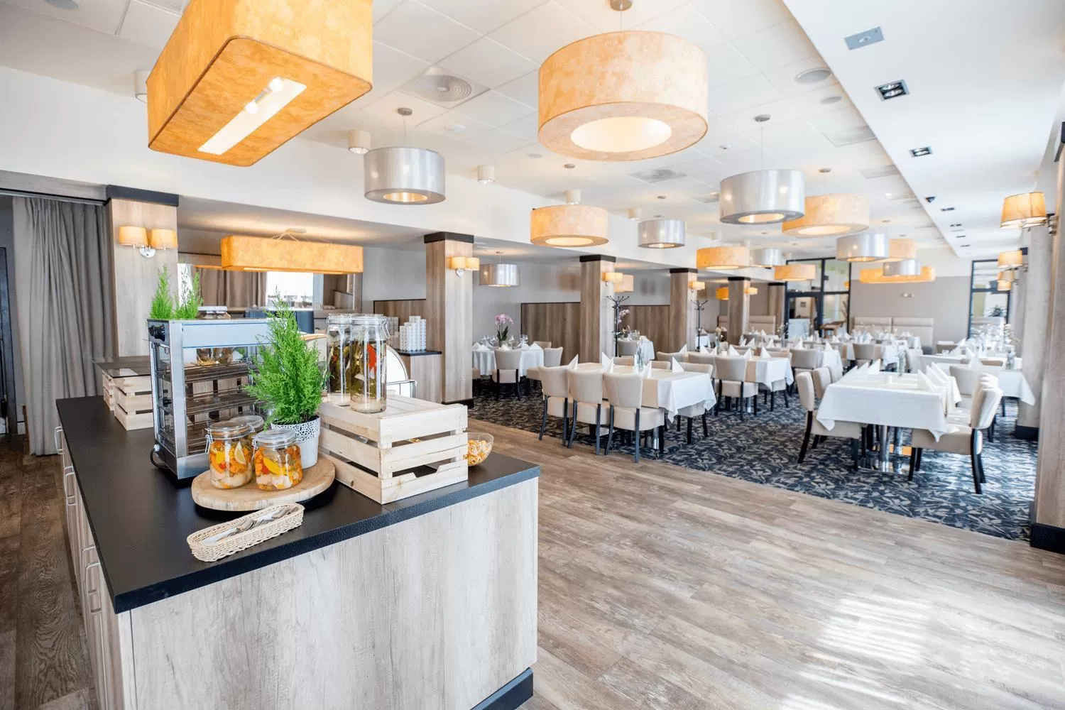 Restaurant/places to eat in Park Hotel Diament Wroclaw