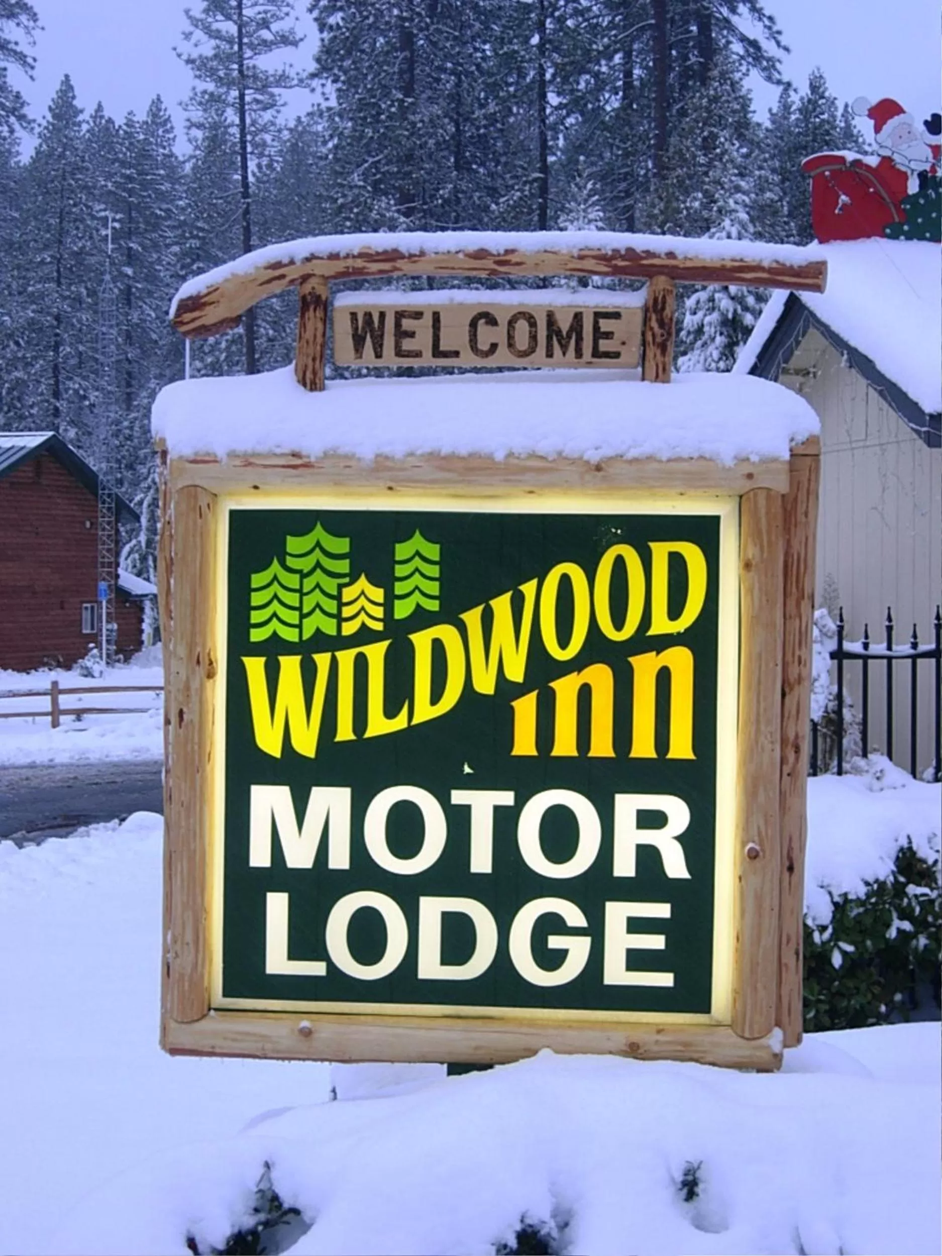 Facade/entrance in Wildwood Inn