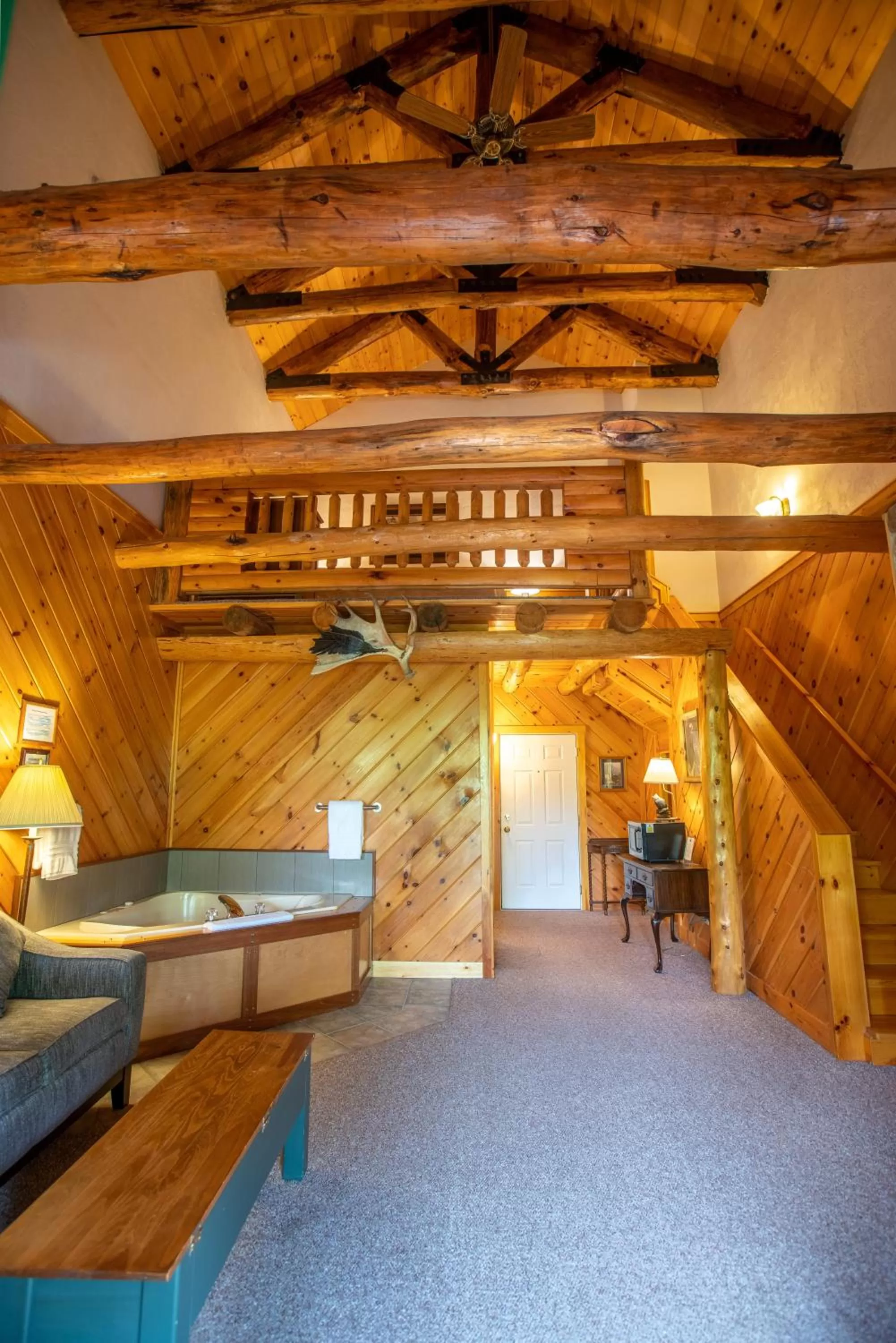 Bed in New England Inn & Lodge