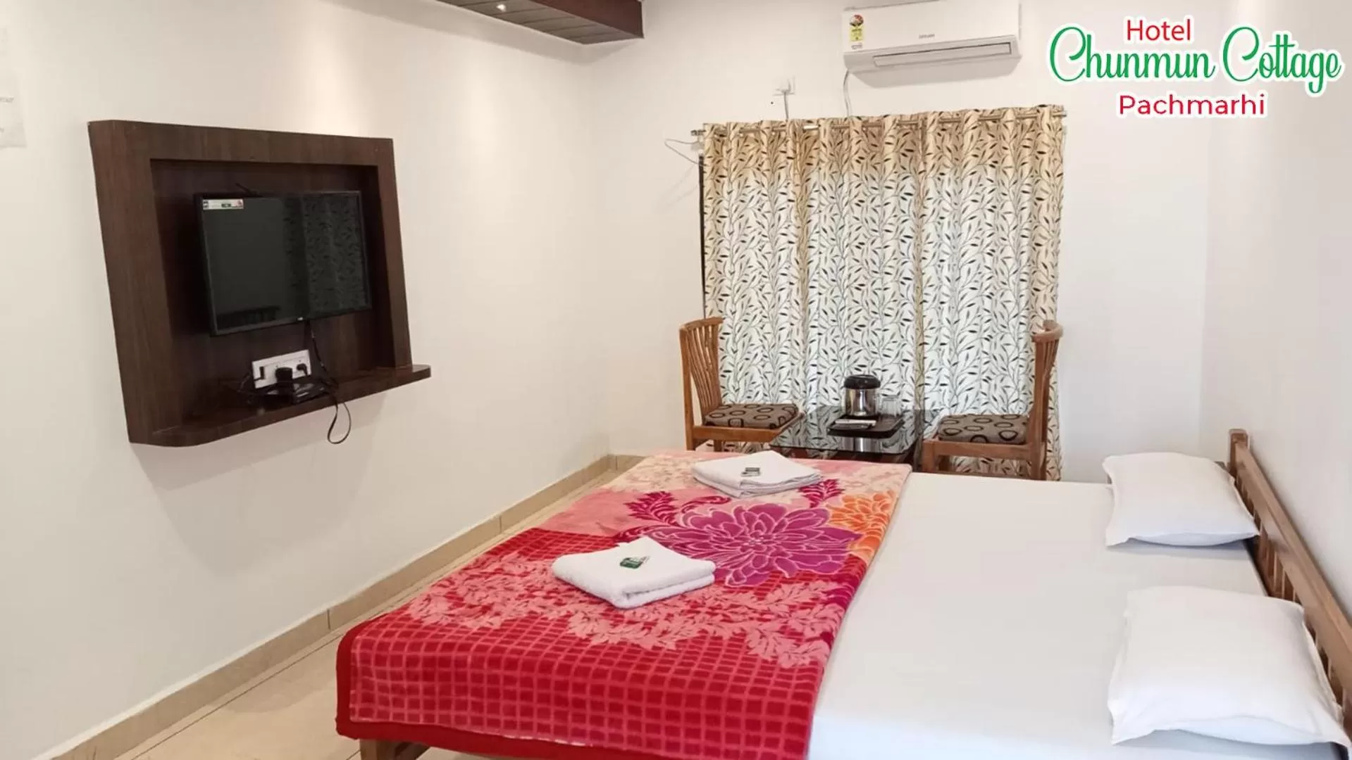 Bedroom, Bed in Chunmun Cottage