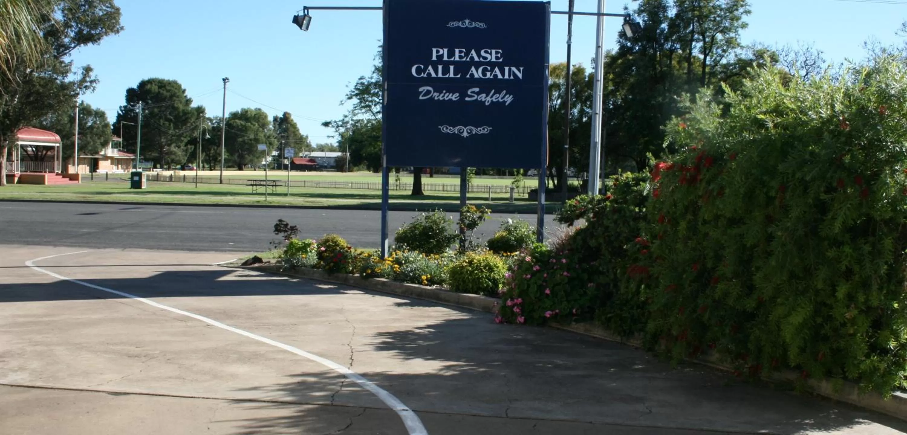 Nearby landmark, Property Building in The Plains Motor Inn