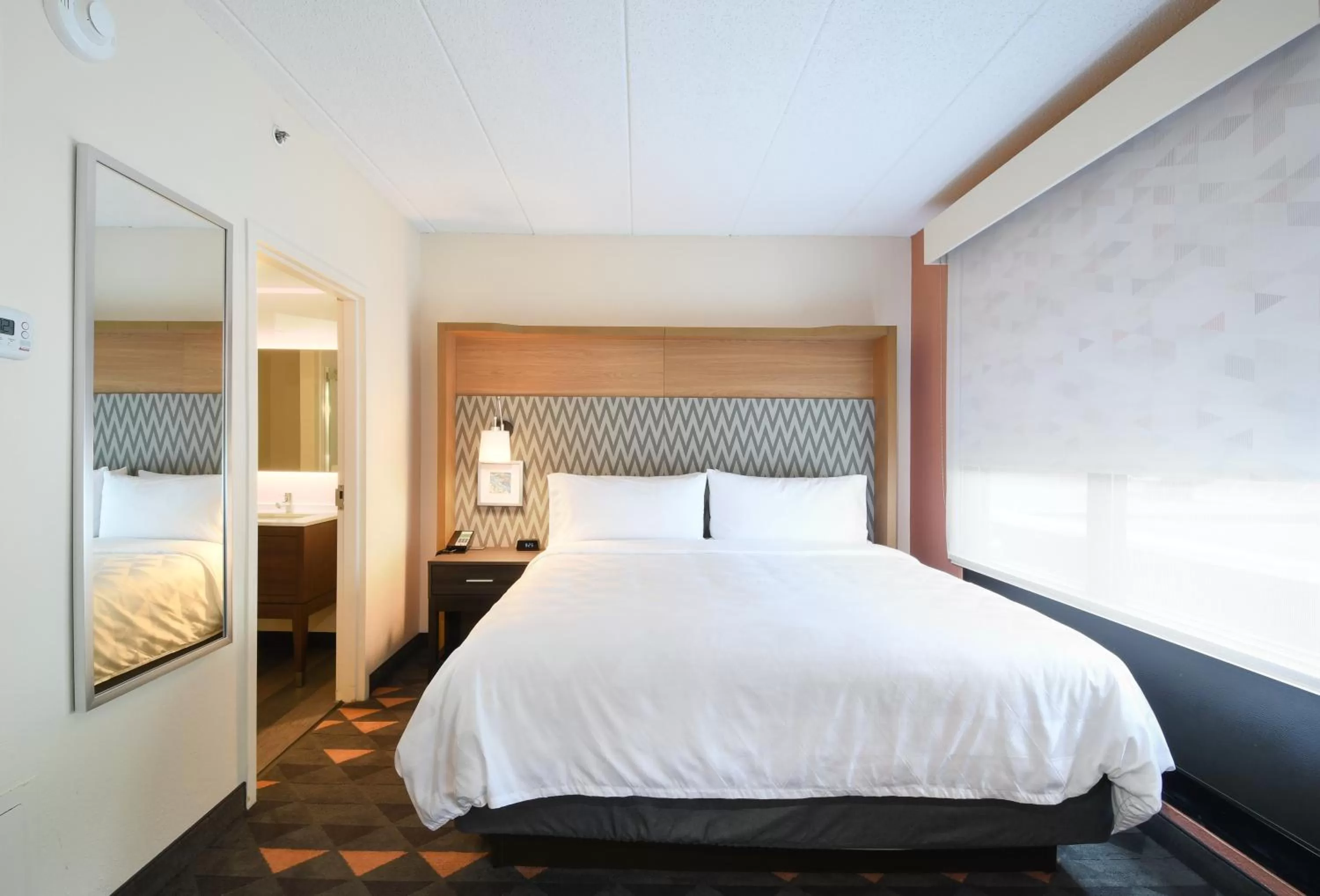 Photo of the whole room, Bed in Holiday Inn Fredericksburg - Conference Center by IHG