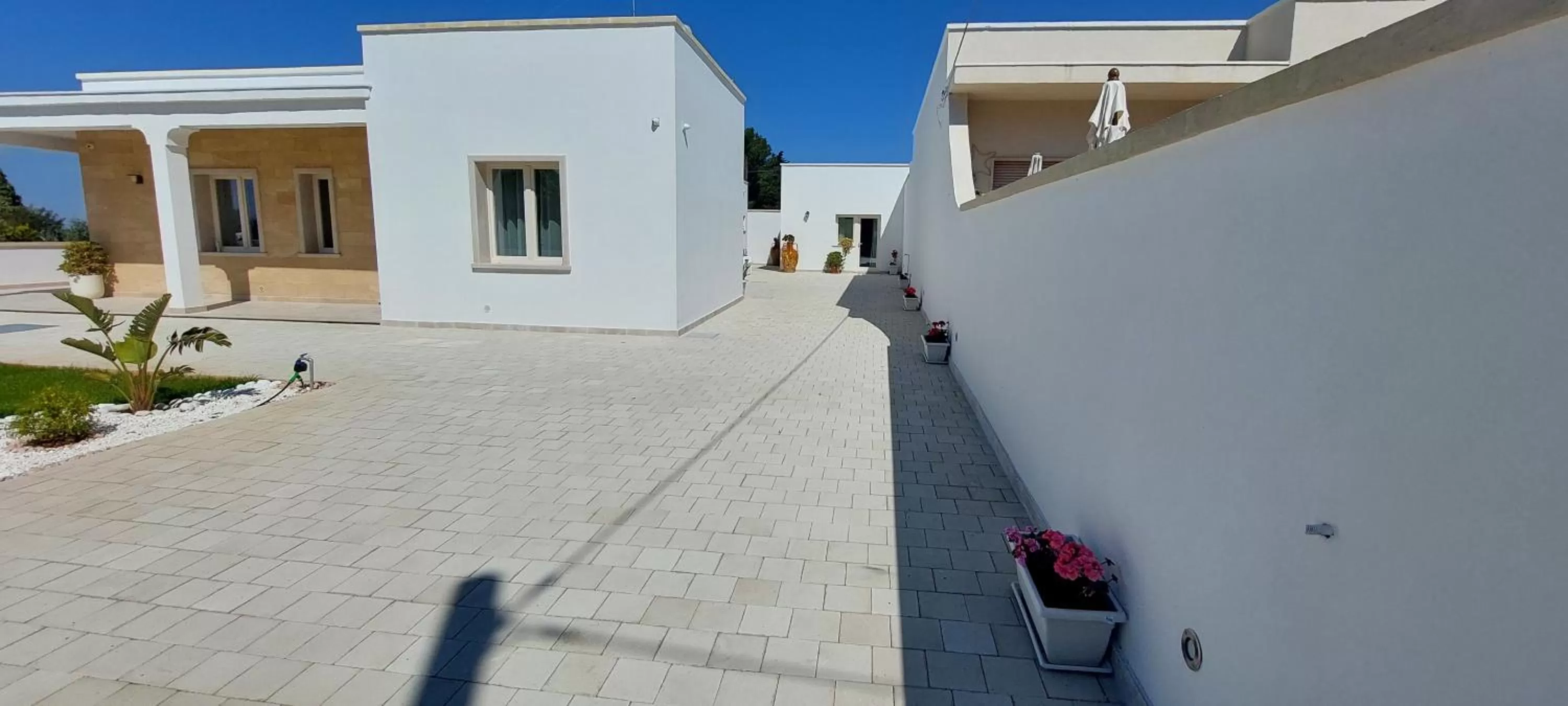 Inner courtyard view in B&B Villa Noemi
