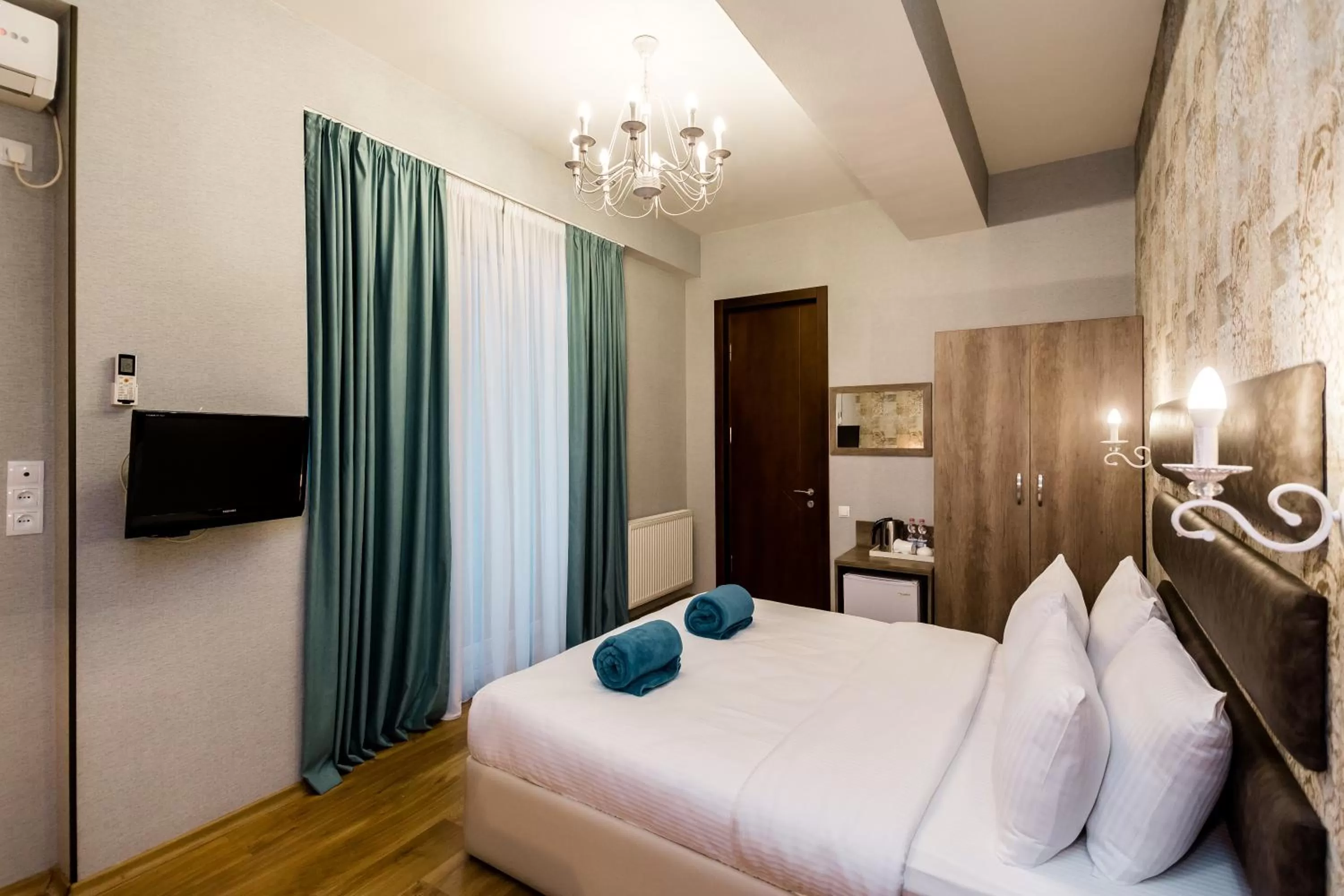 Photo of the whole room, Bed in Hotel Diamond