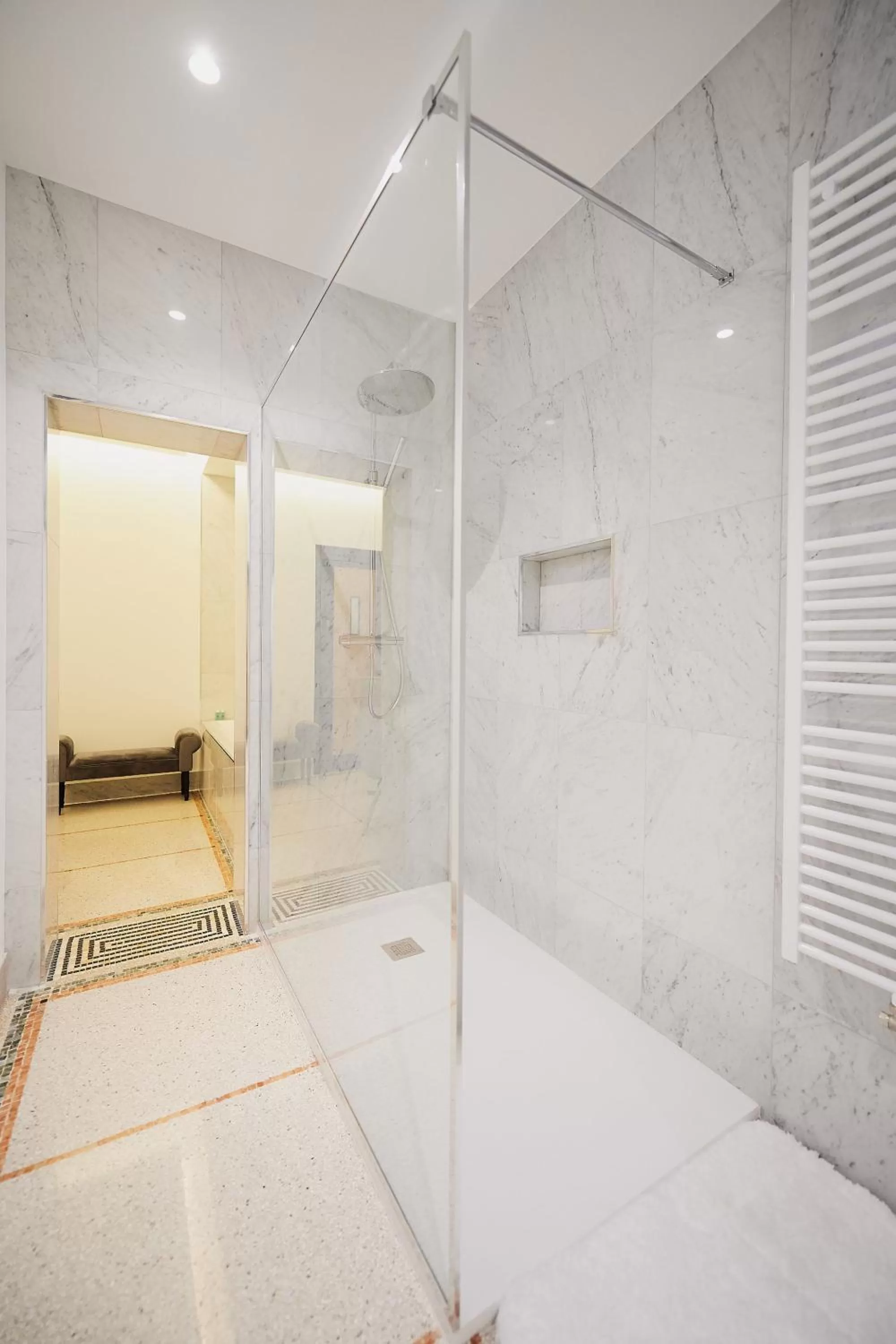 Shower, Bathroom in B&B Suites 124